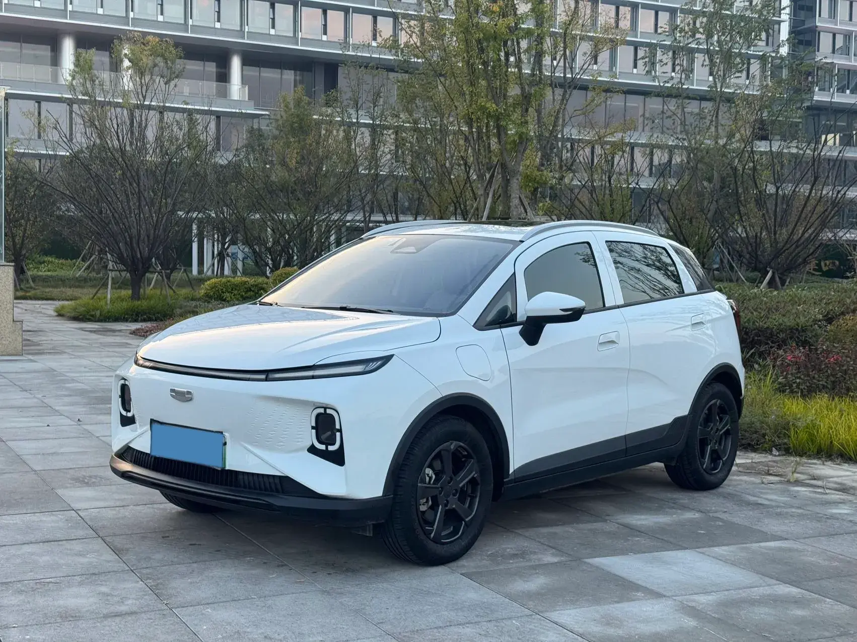 2023 GEOMETRY E view 1