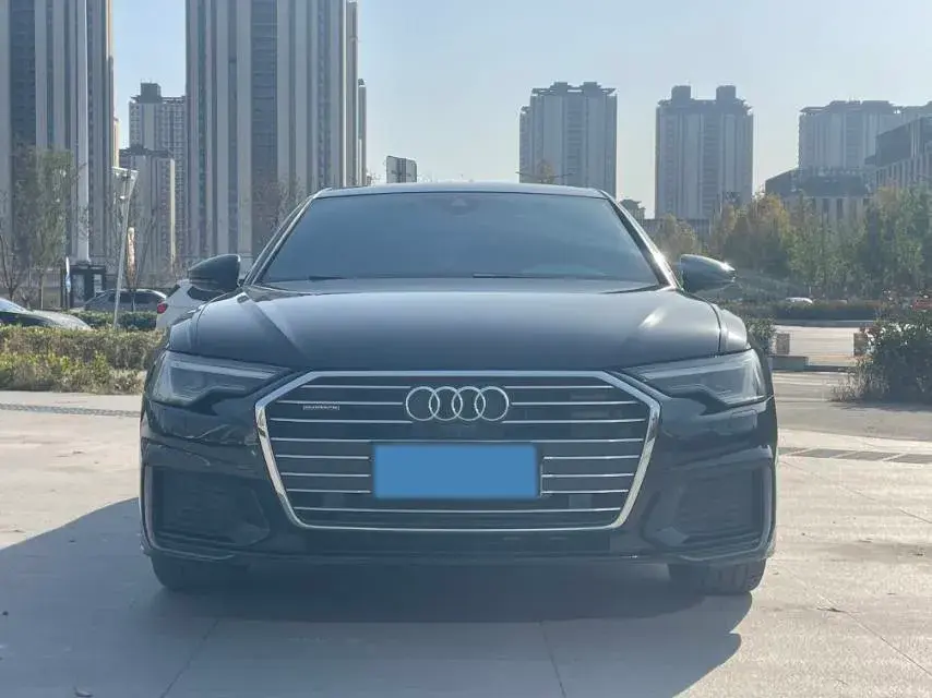 2023 AUDI A4L thumbnail 3