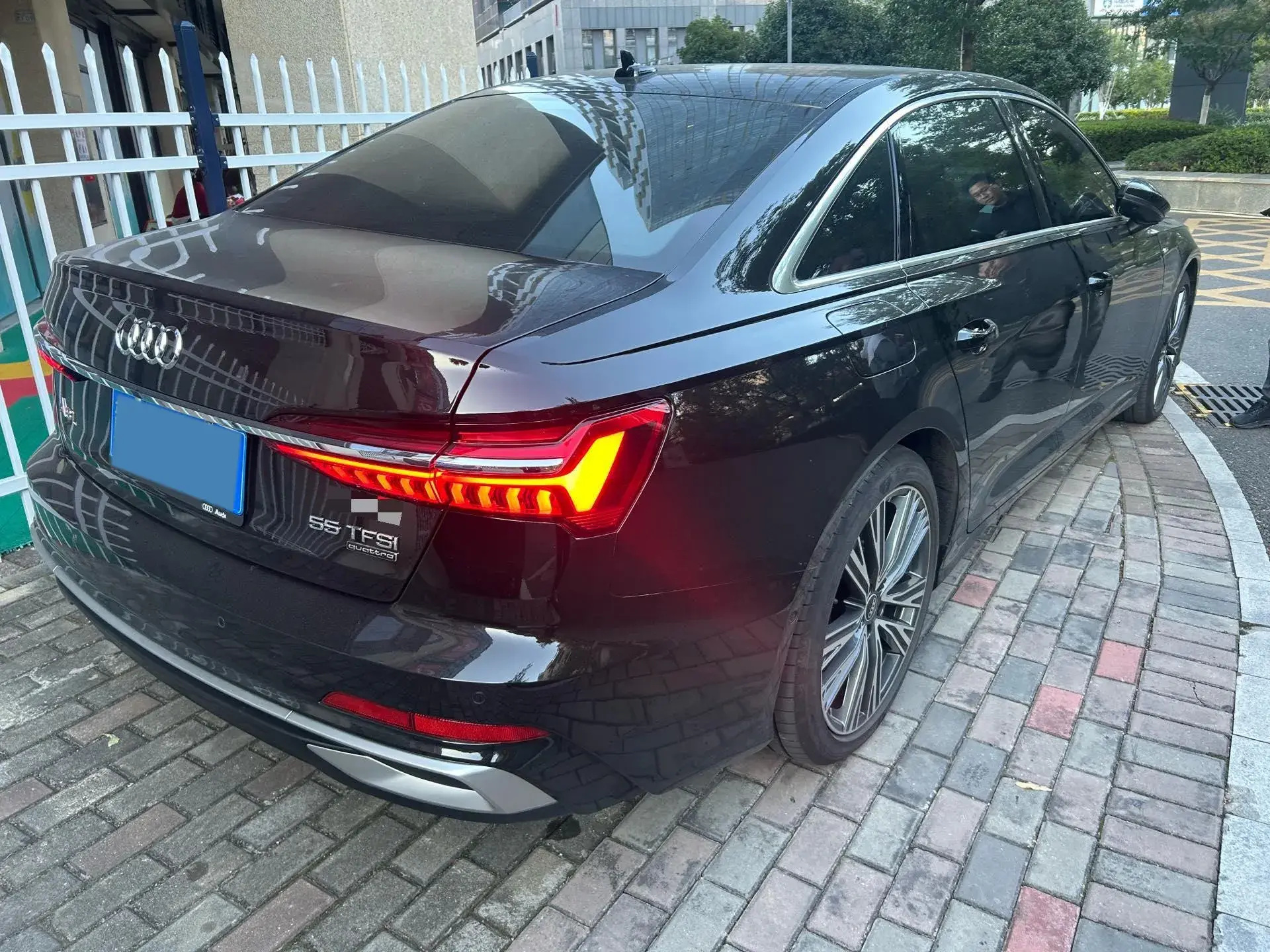 2025 AUDI A6L thumbnail 2