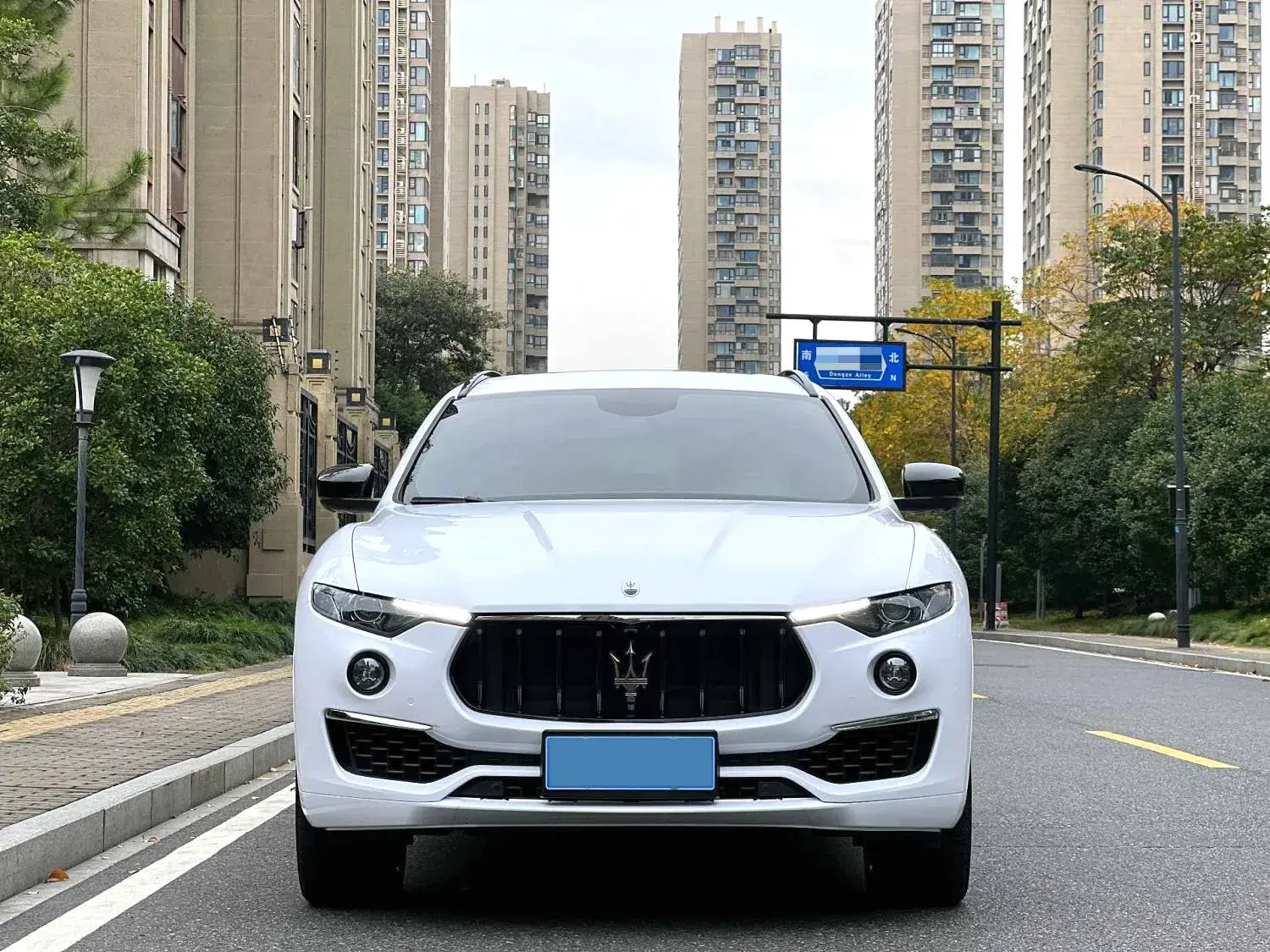 2022 MASERATI LEVANTE thumbnail 2