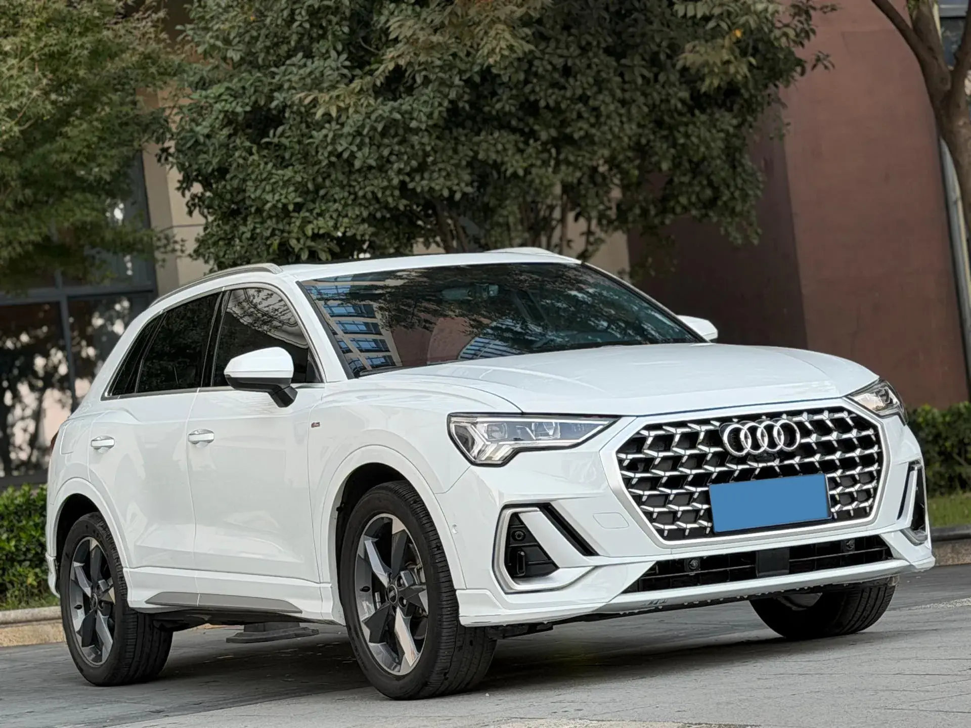 2024 AUDI Q2L thumbnail 3
