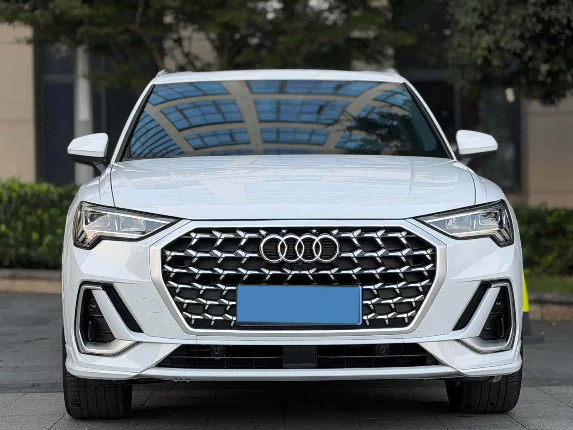 2024 AUDI Q2L thumbnail 2