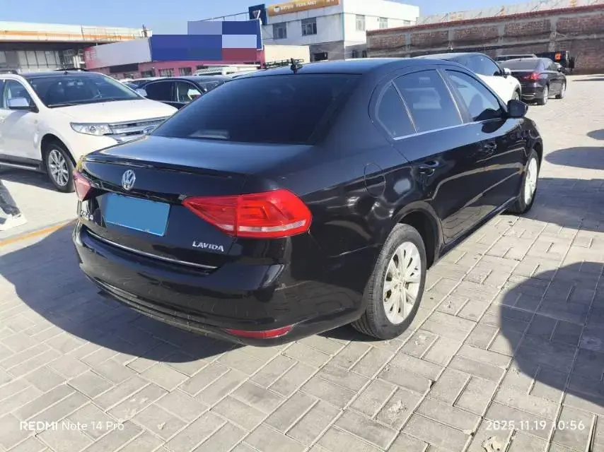 2017 VOLKSWAGEN LAVIDA thumbnail 4