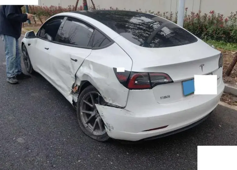 2022 TESLA MODEL thumbnail 4