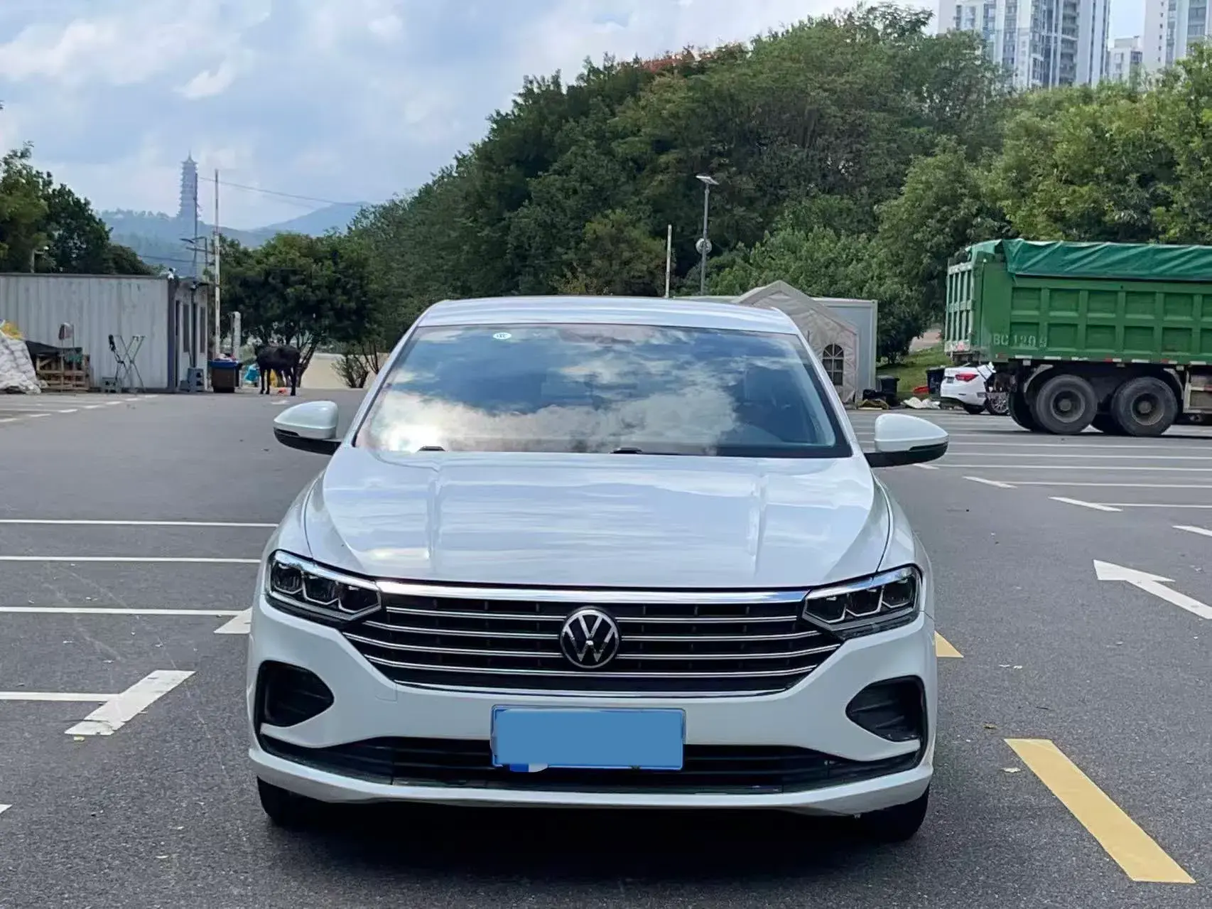 2023 VOLKSWAGEN LAVIDA thumbnail 3