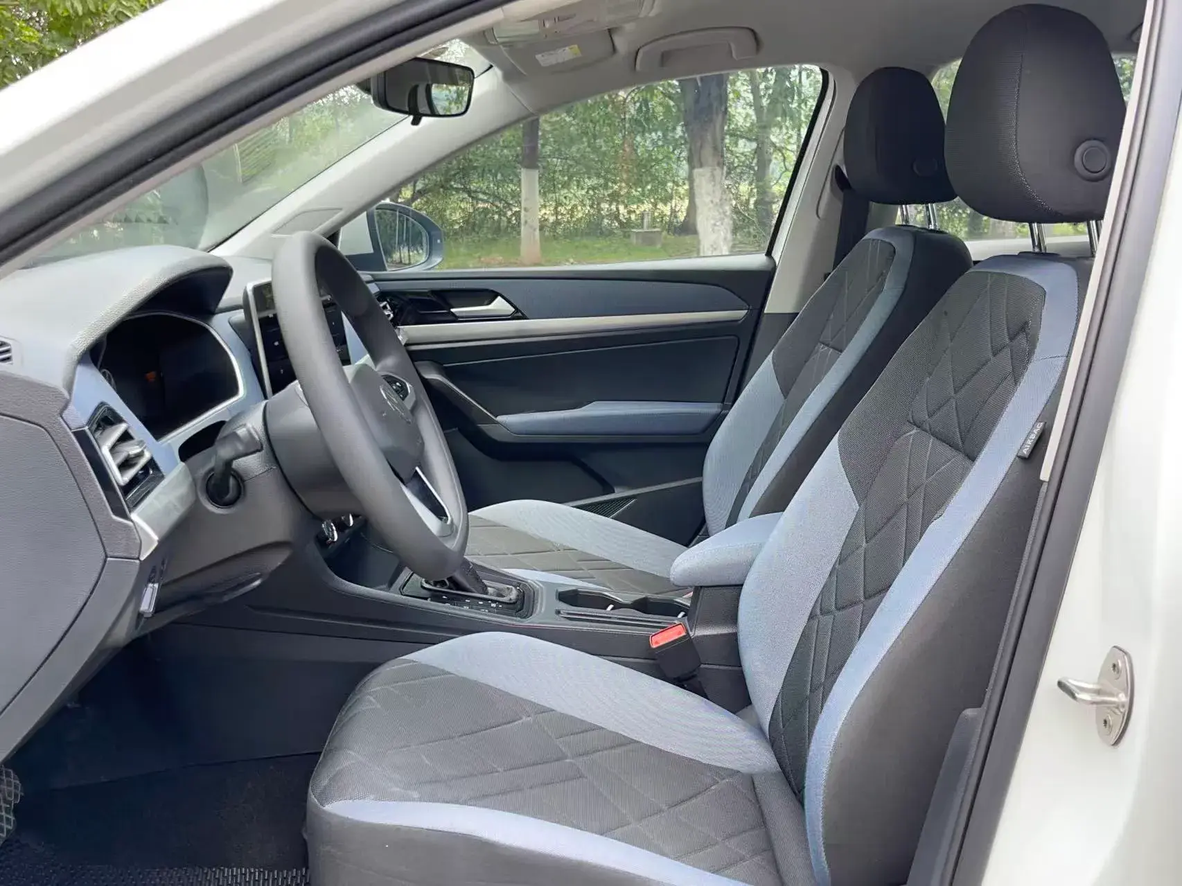 2023 VOLKSWAGEN LAVIDA thumbnail 4