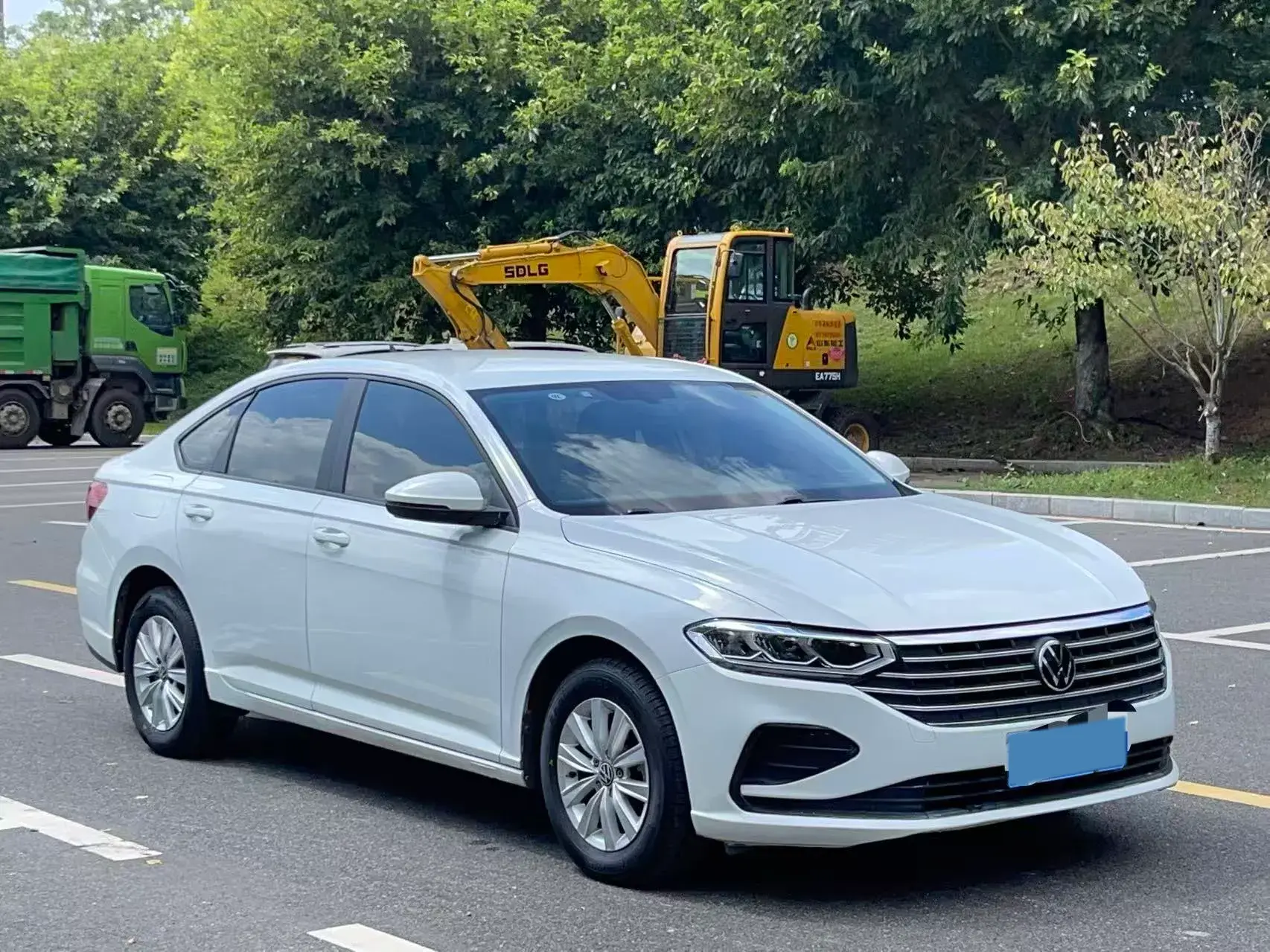 2023 VOLKSWAGEN LAVIDA thumbnail 2