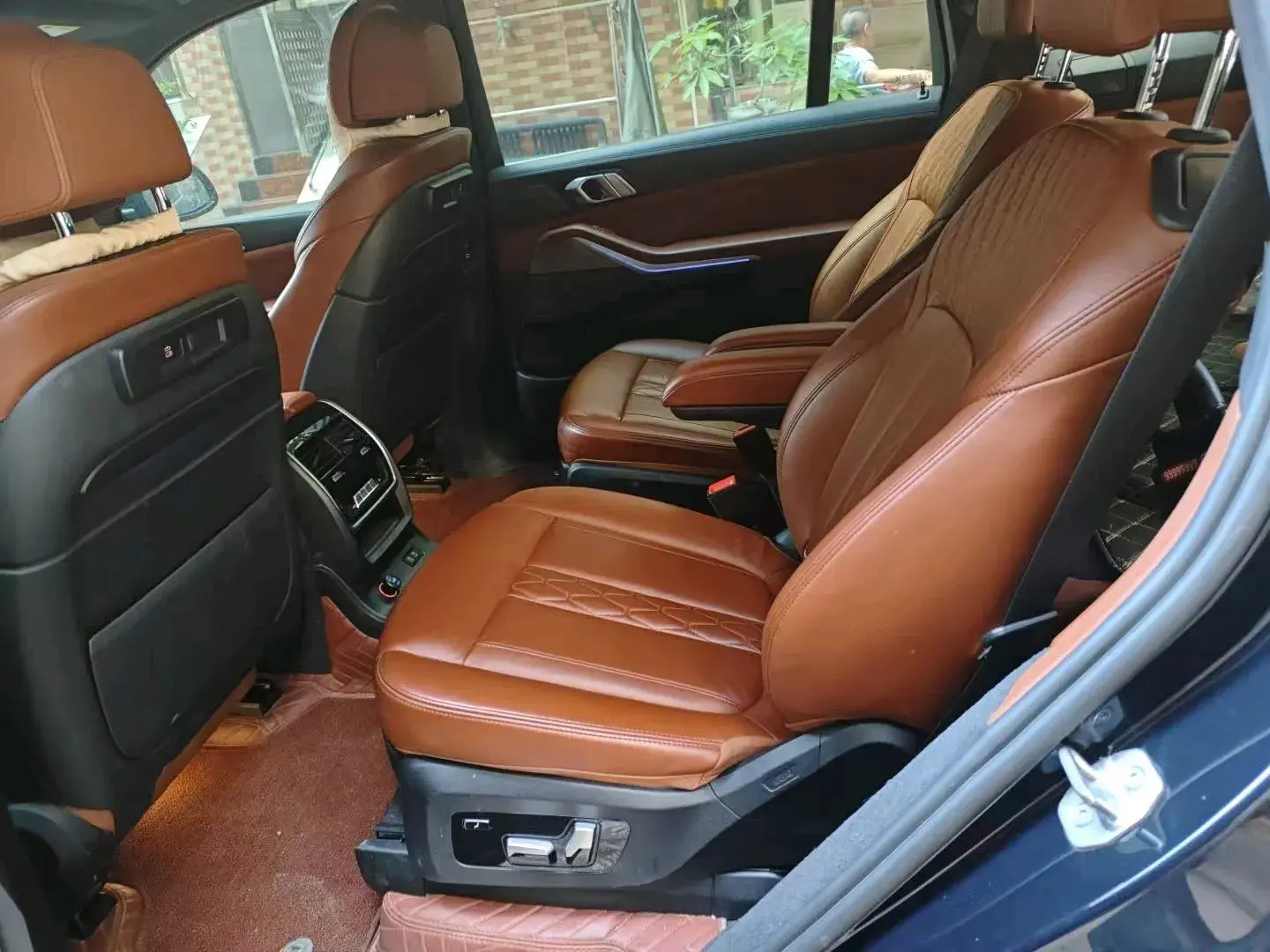 2021 BMW 7 thumbnail 4