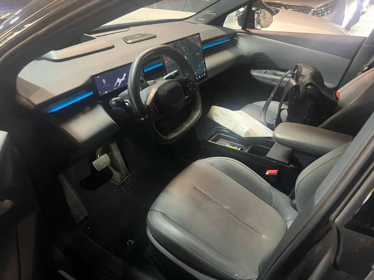 2025 LYNK&CO Z20 BEV 61.47KWH,autocango,china used car exporter,china ev exporter,chinese used car exporter,chinese used ev exporter