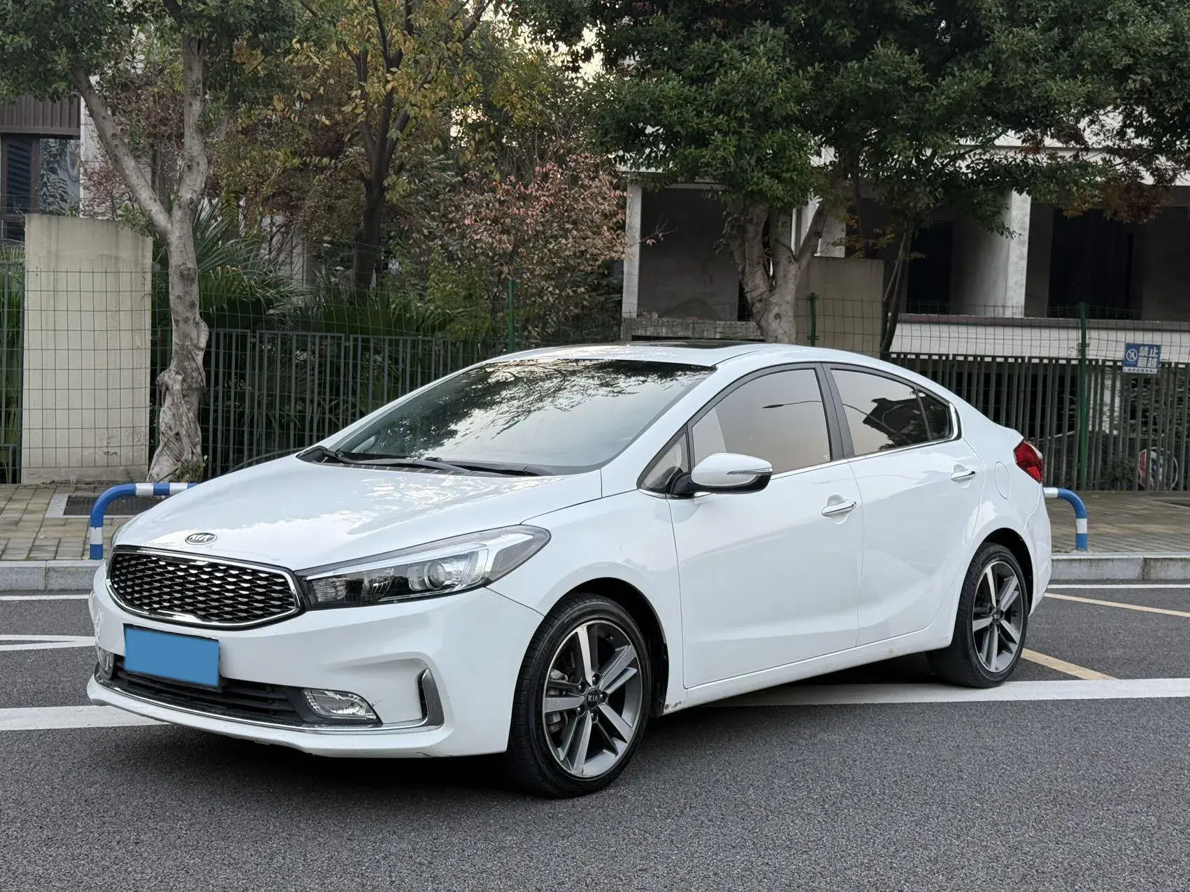 2017 KIA K3 view 1