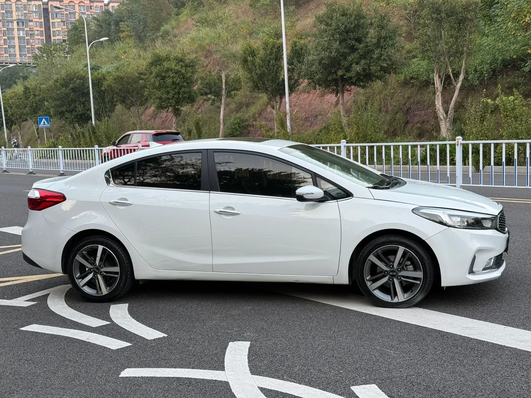 2017 KIA K3 thumbnail 4