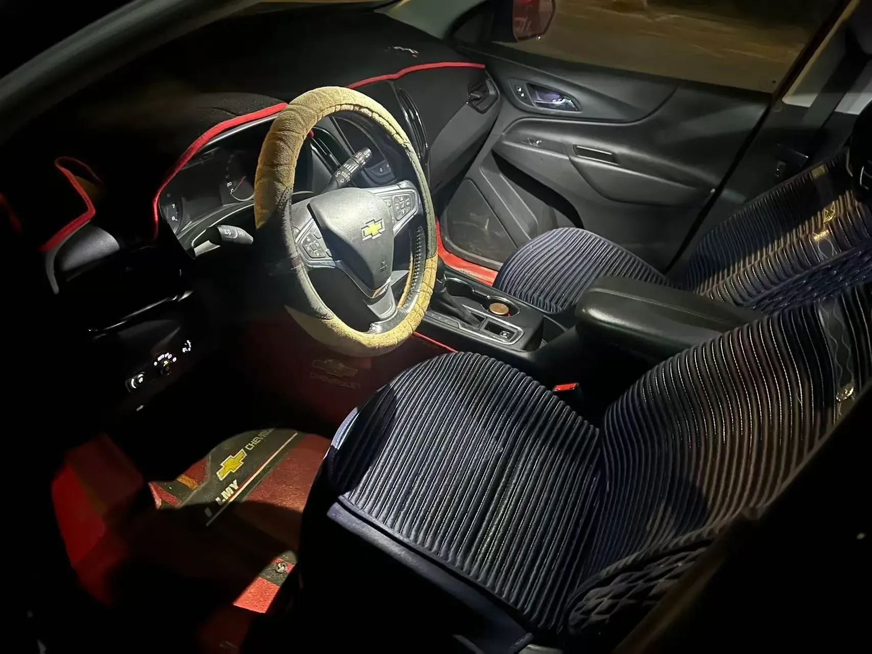 2021 CHEVROLET EQUINOX thumbnail 4