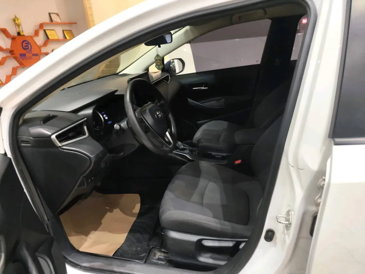 2021 TOYOTA COROLLA thumbnail 2