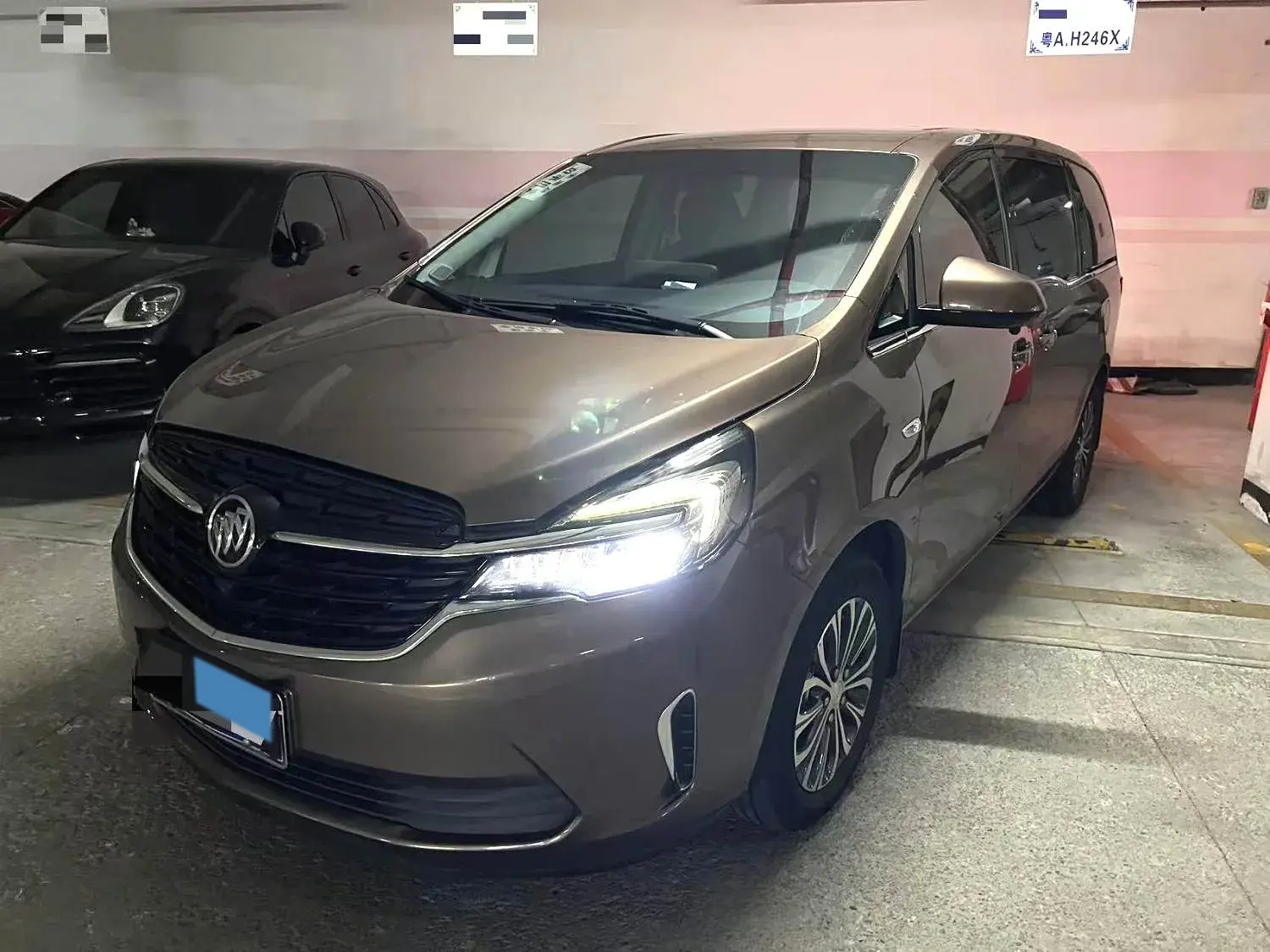 2022 BUICK GL8 view 1