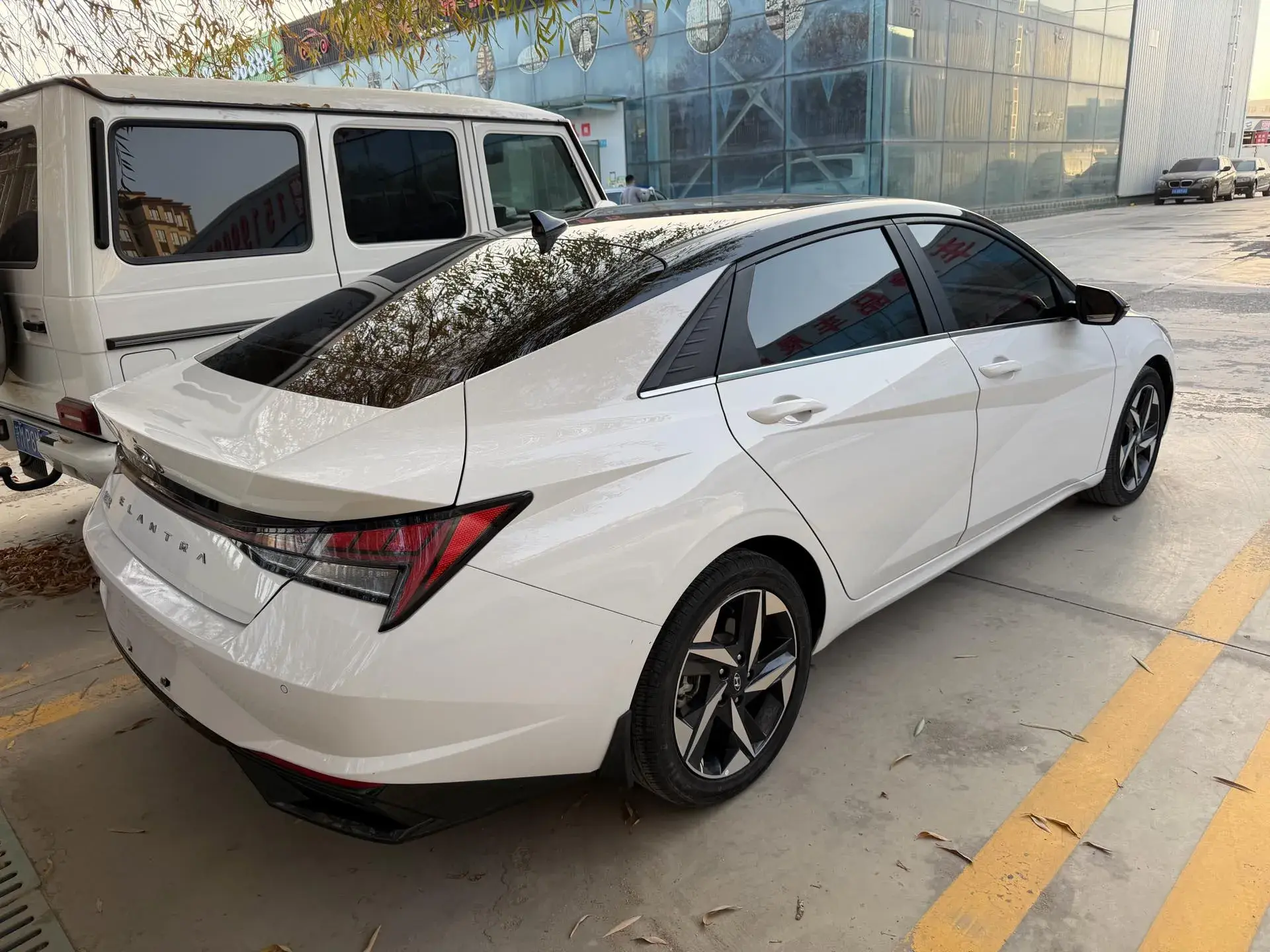 2021 HYUNDAI ELANTRA thumbnail 4