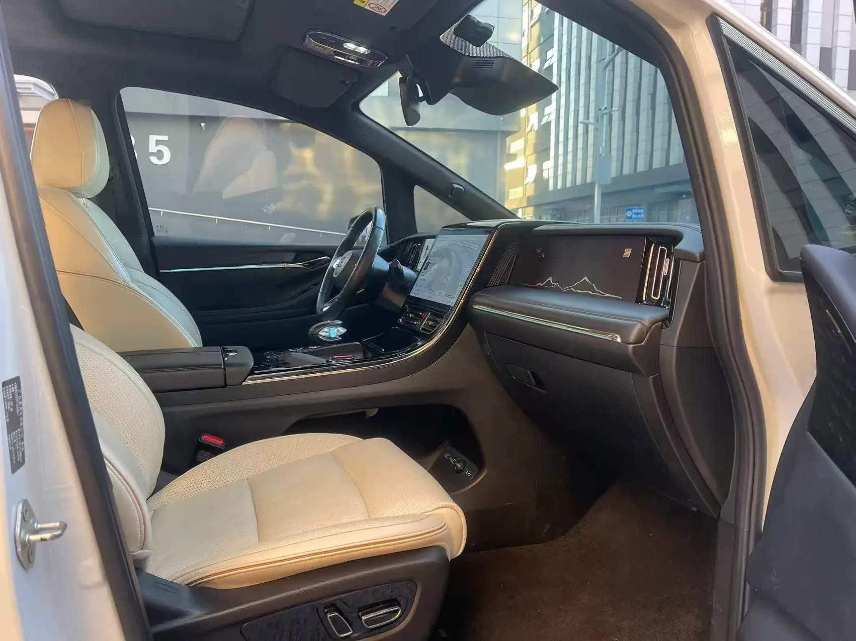 2023 GAC TRUMPCHI thumbnail 4