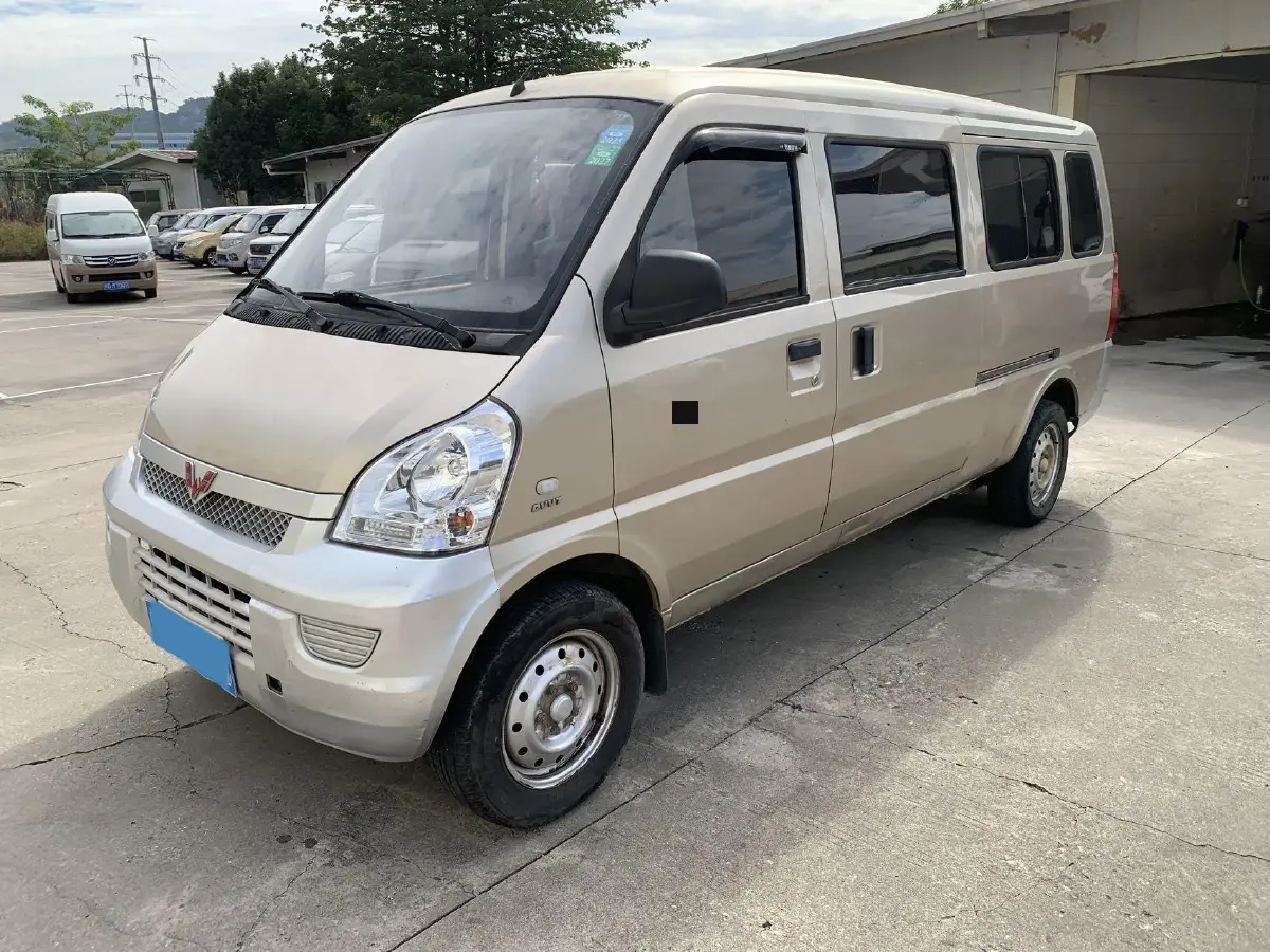 2019 WuLing RongGuang 1.5L 107HP L4 5MT