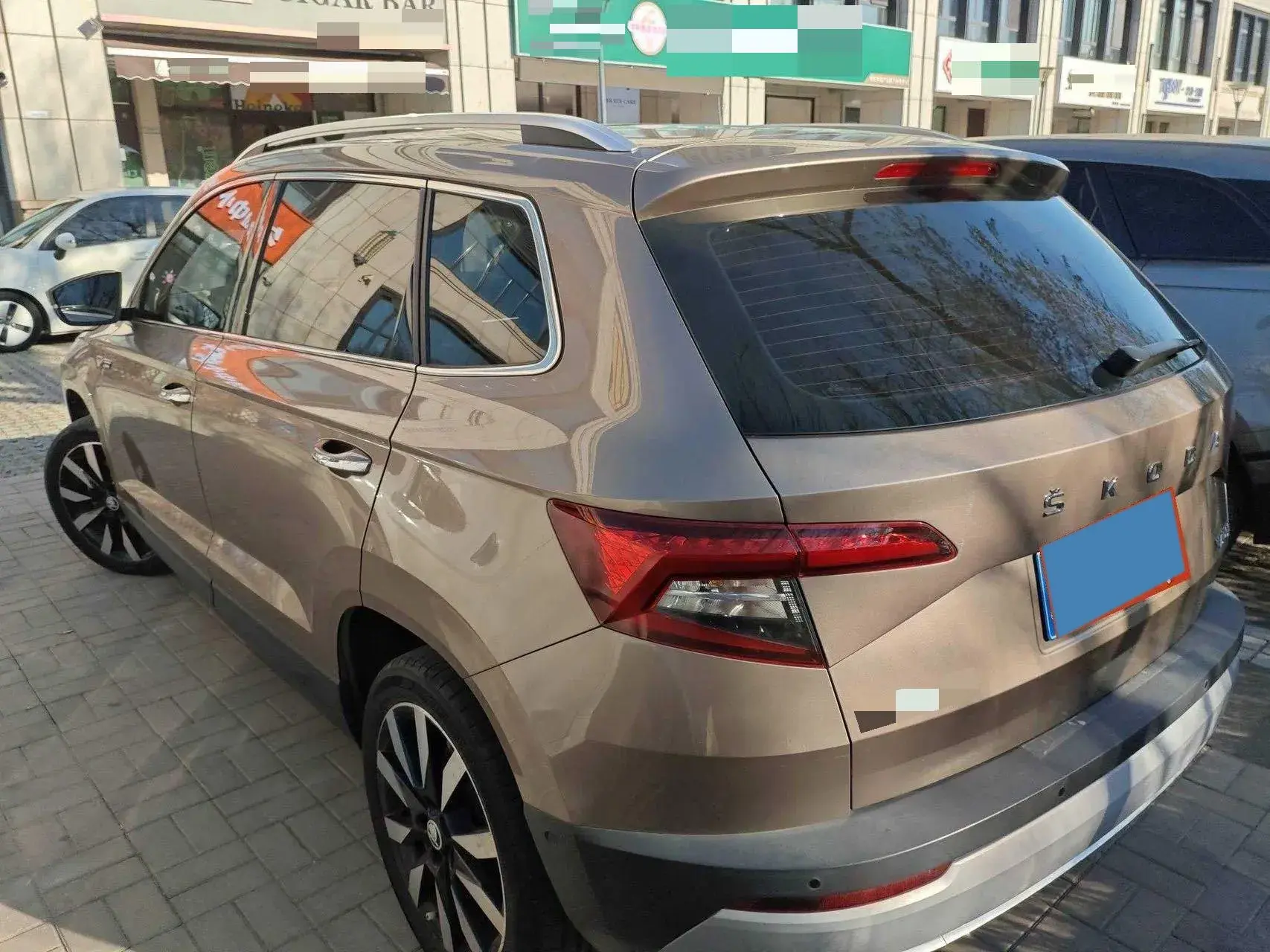 2021 SKODA KAROQ thumbnail 4