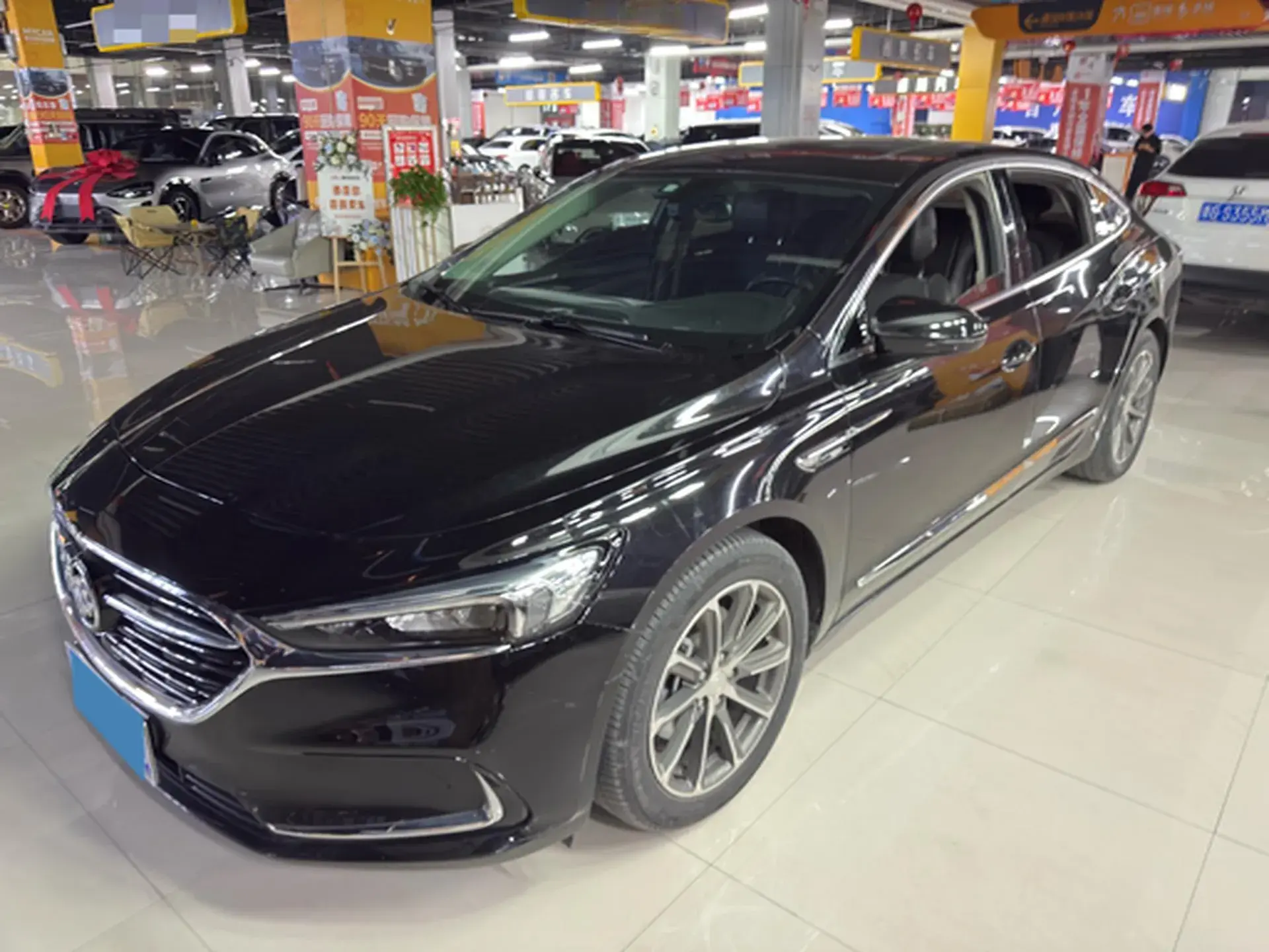 2021 BUICK LARCOSSE view 1