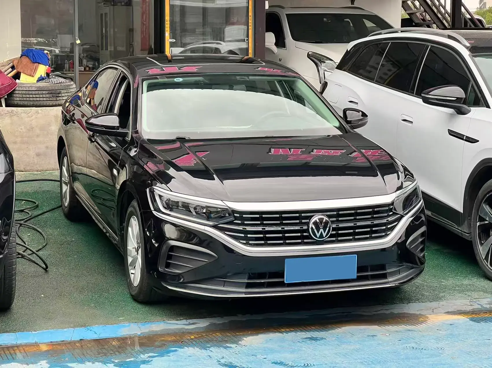 2022 VOLKSWAGEN PASSAT thumbnail 2