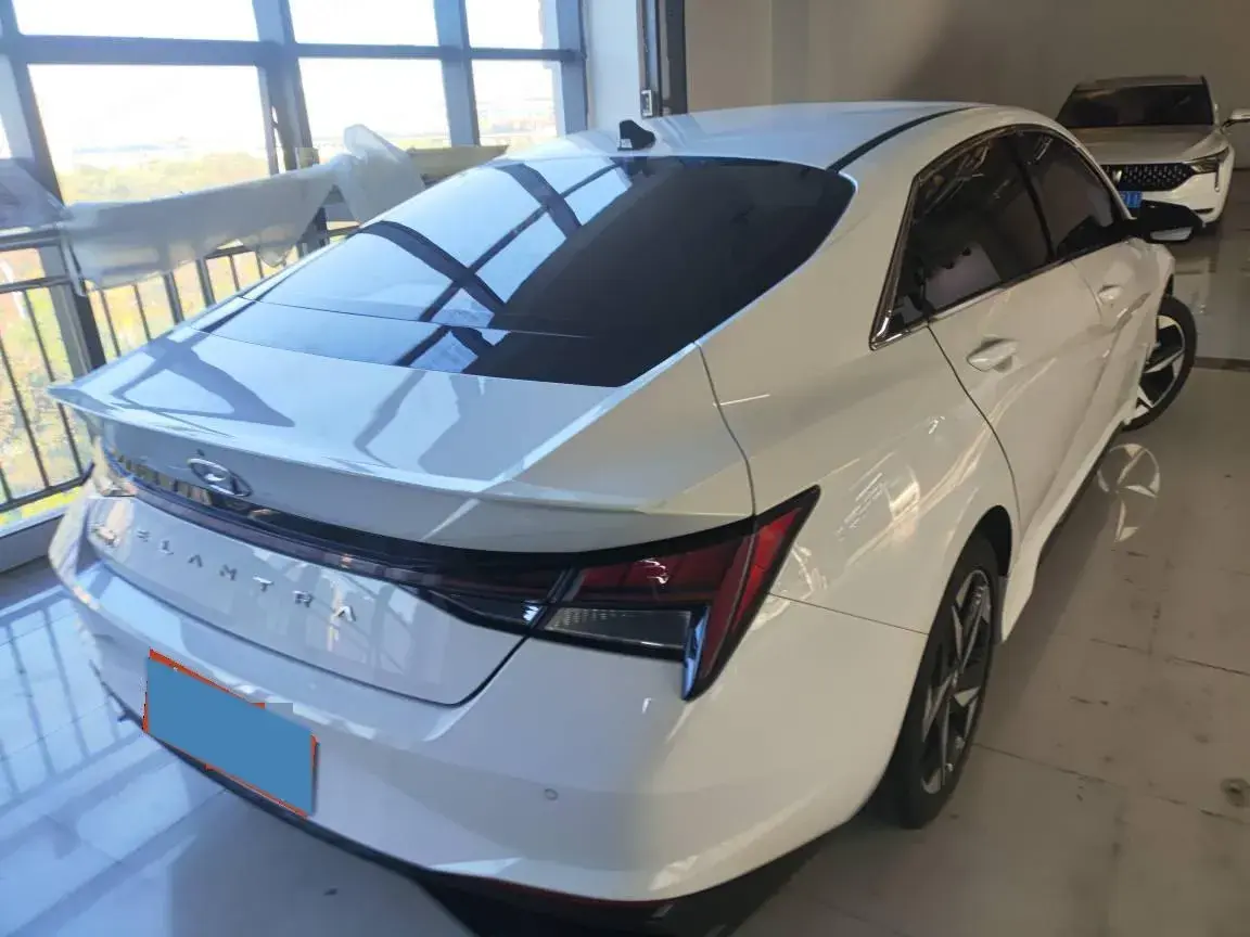 2022 HYUNDAI ELANTRA thumbnail 3