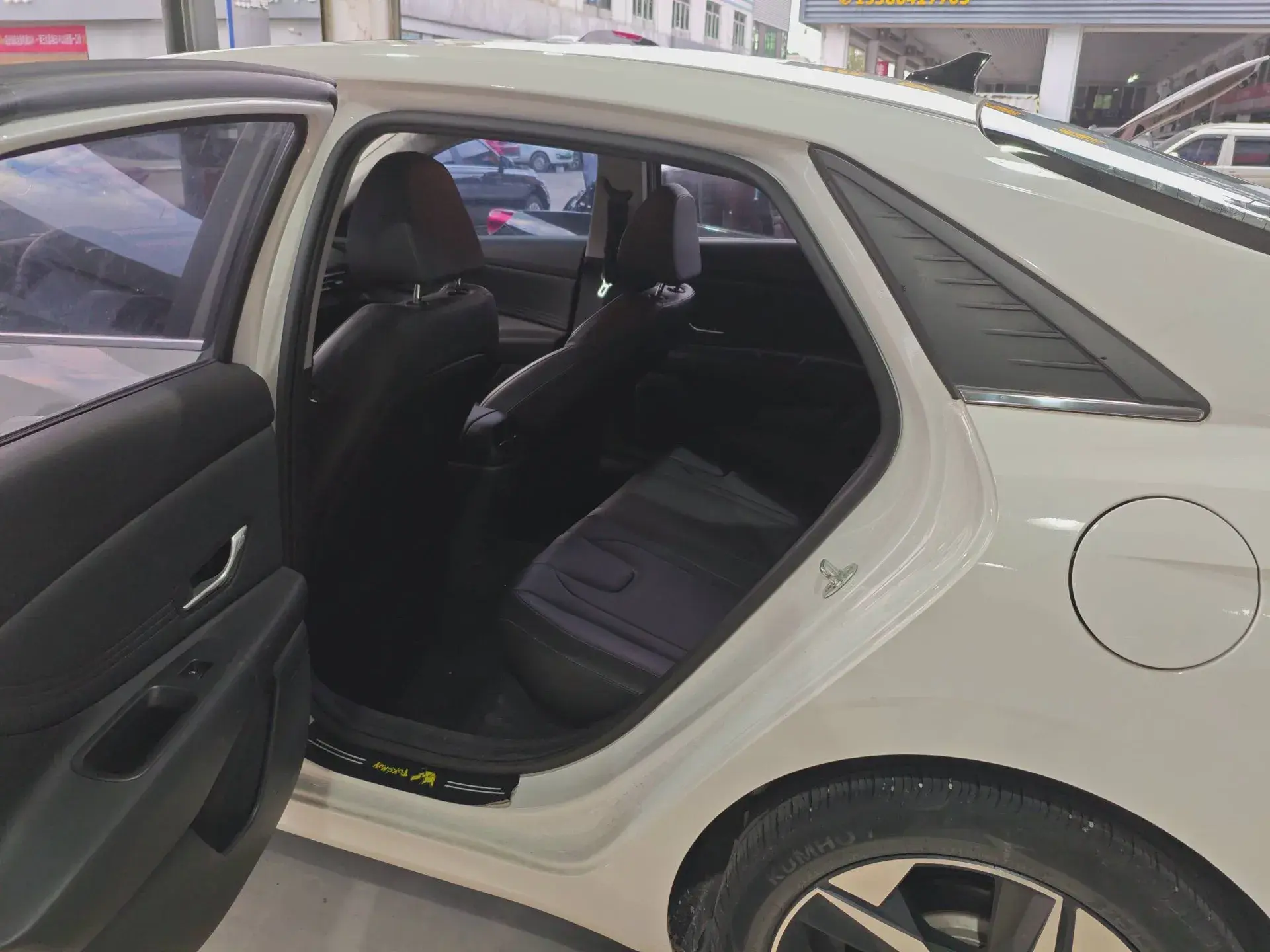 2022 HYUNDAI ELANTRA thumbnail 4