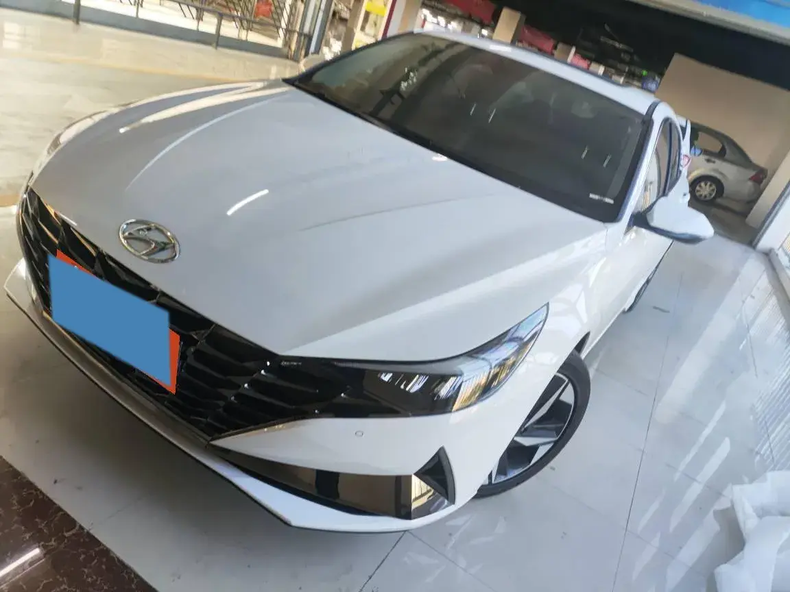 2022 HYUNDAI ELANTRA view 1