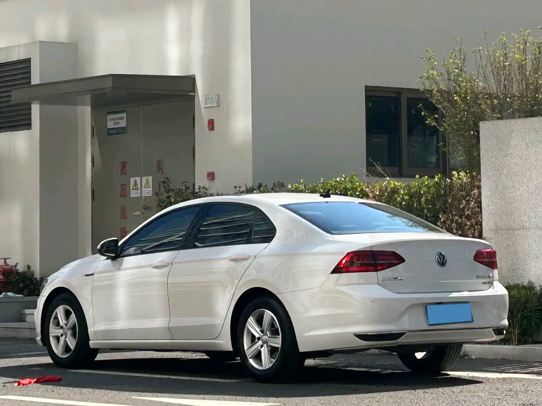 2021 VOLKSWAGEN LAMANDO thumbnail 4