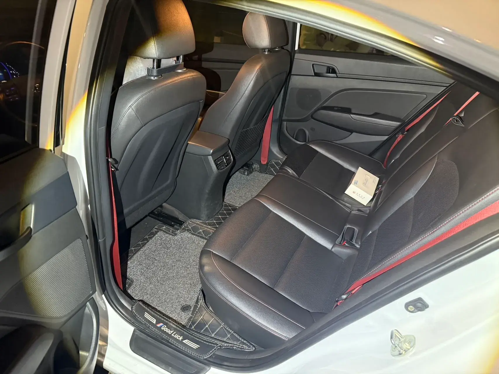 2019 HYUNDAI ELANTRA thumbnail 3