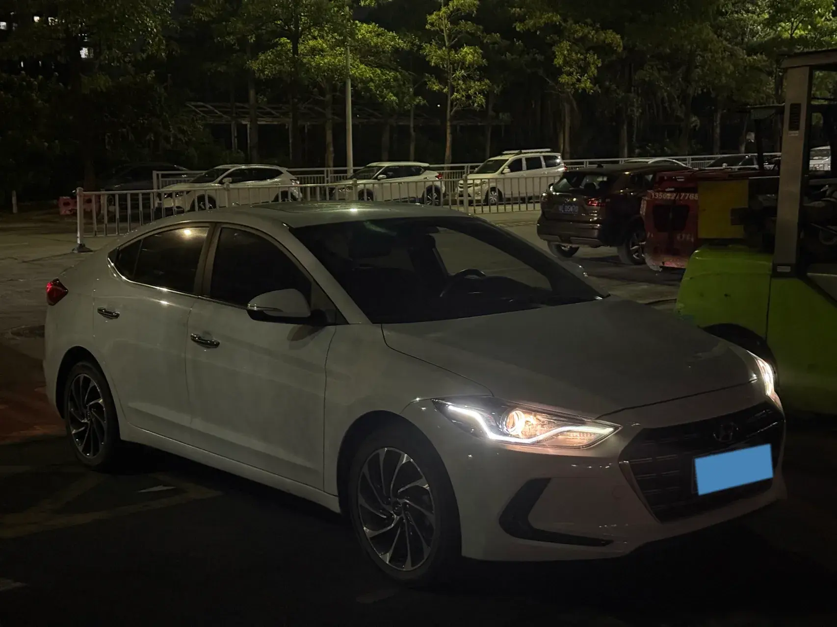 2019 HYUNDAI ELANTRA thumbnail 4