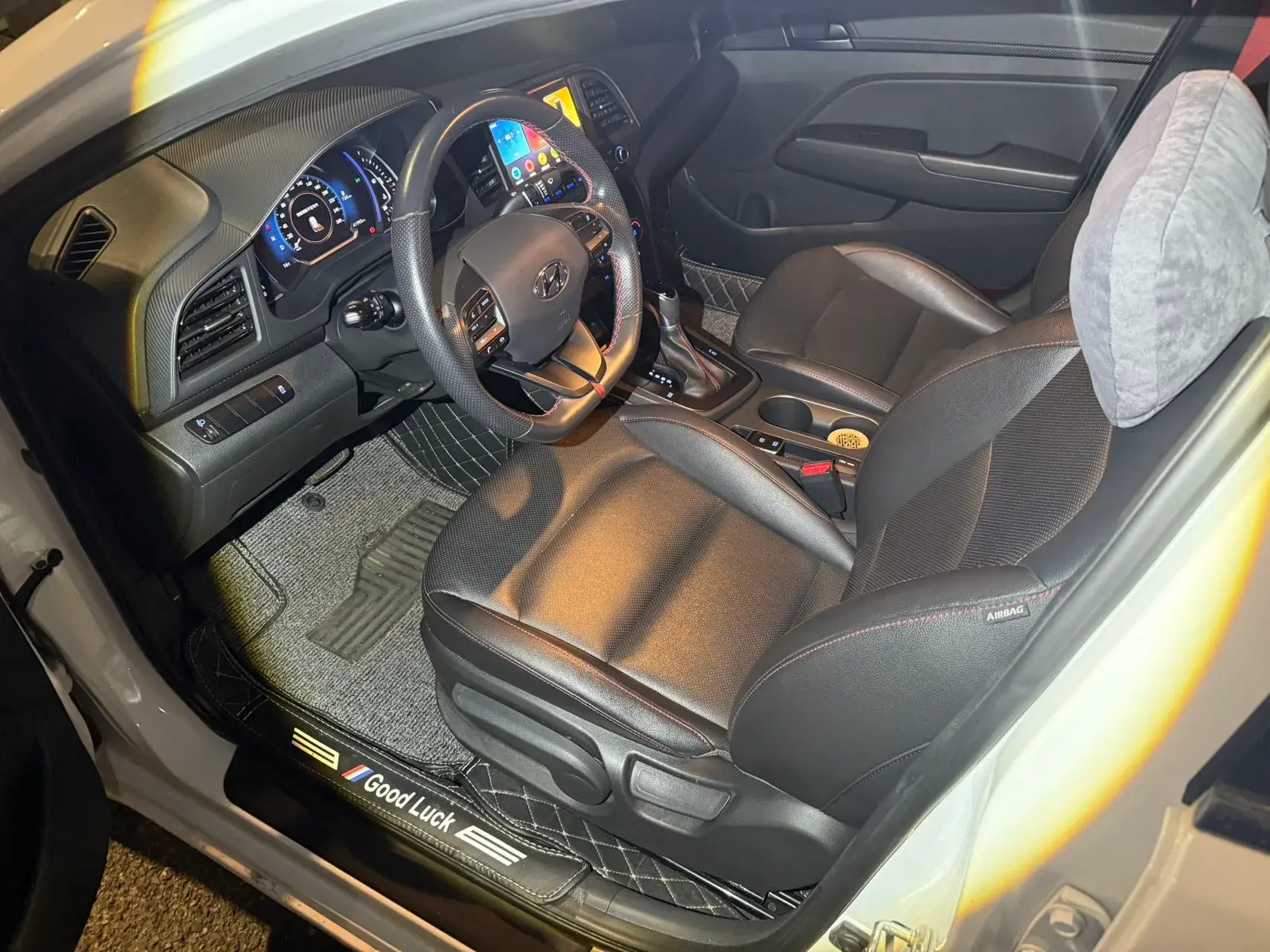 2019 HYUNDAI ELANTRA thumbnail 2