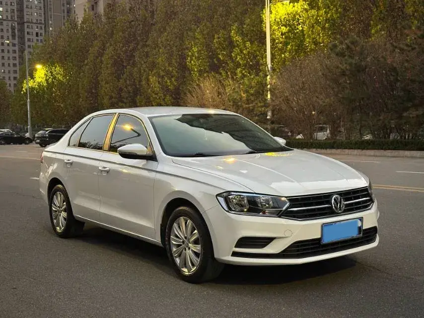 2019 VOLKSWAGEN BORA thumbnail 3