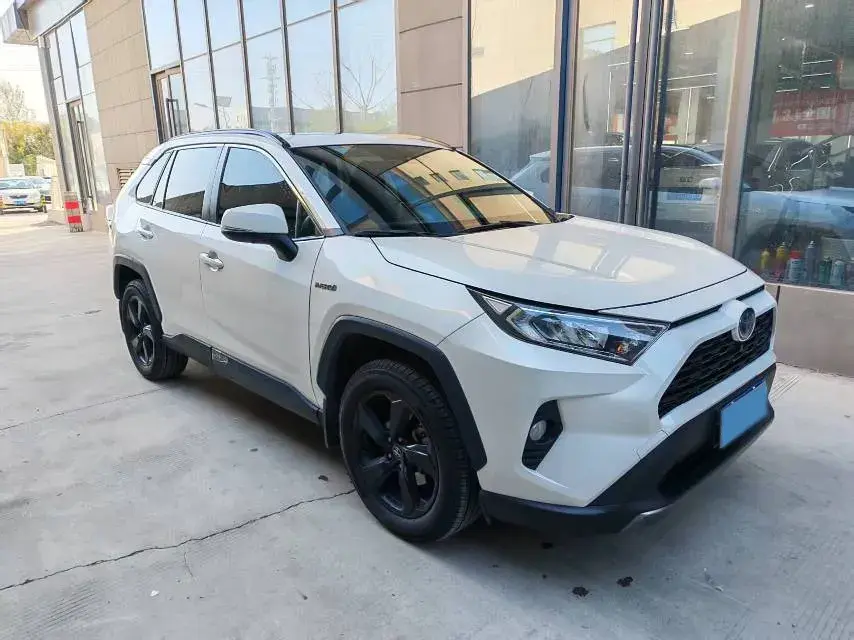2020 TOYOTA RAV4 thumbnail 4