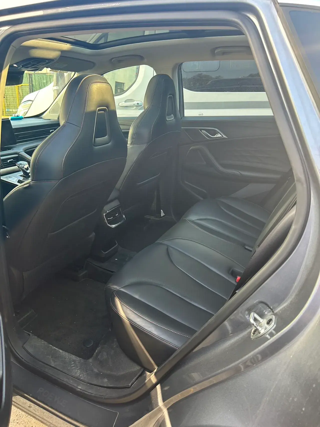 2023 ROEWE RX5 thumbnail 3