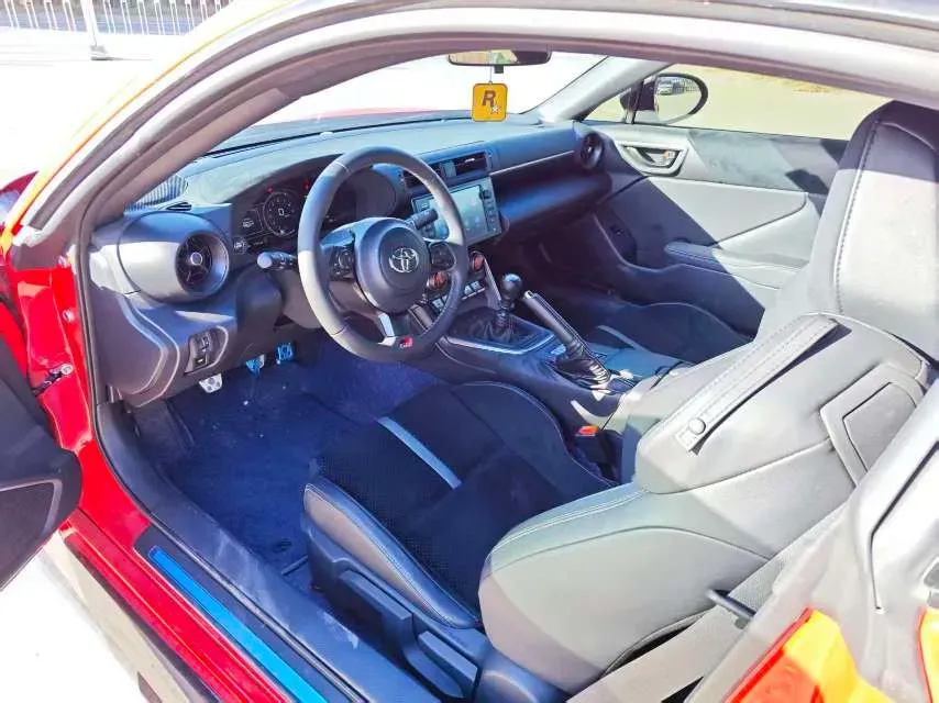 2022 Toyota 86 2.4L 234HP H4 6MT,autocango,china used car exporter,china ev exporter,chinese used car exporter,chinese used ev exporter