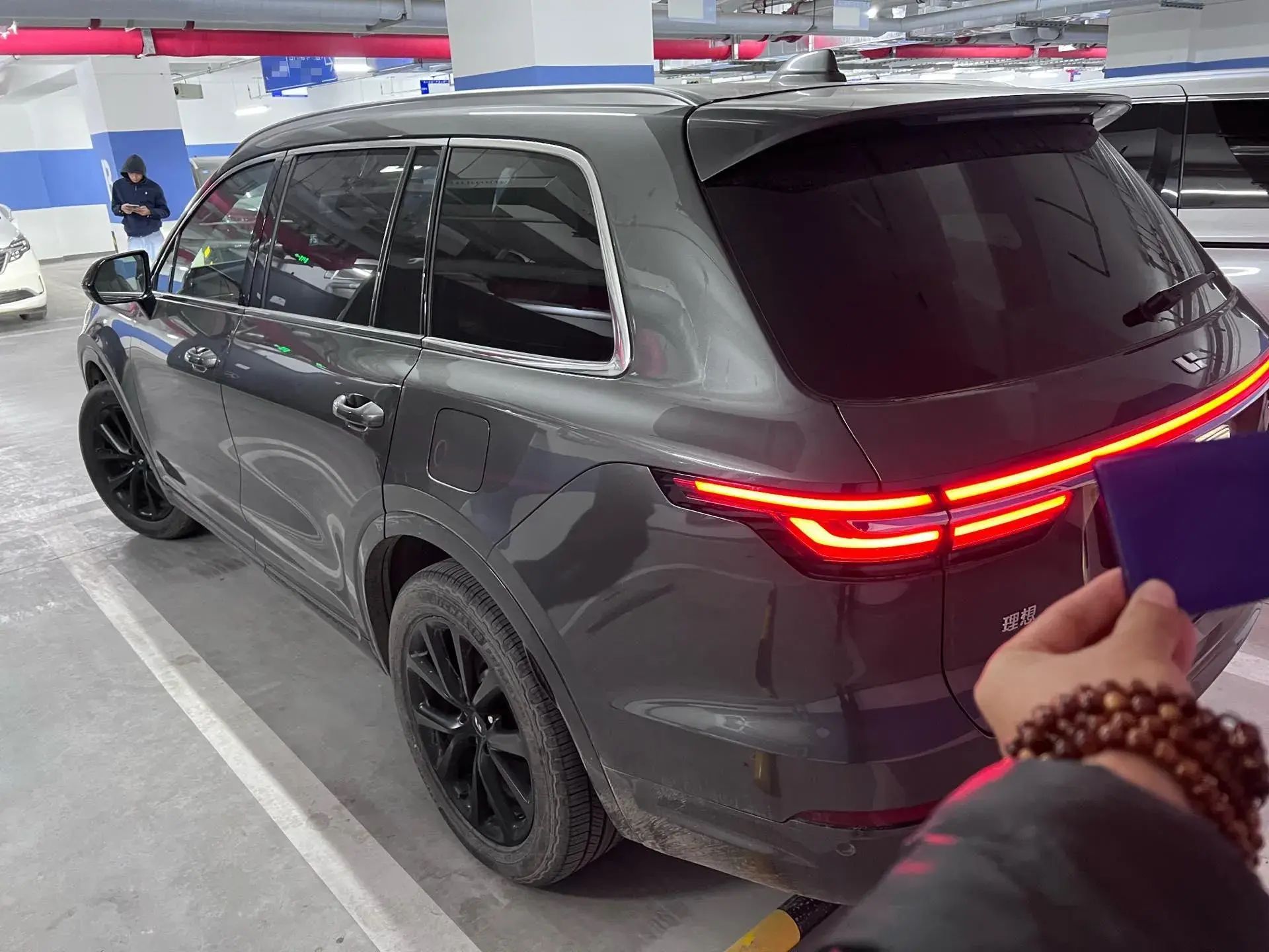 2020 LI ONE thumbnail 3