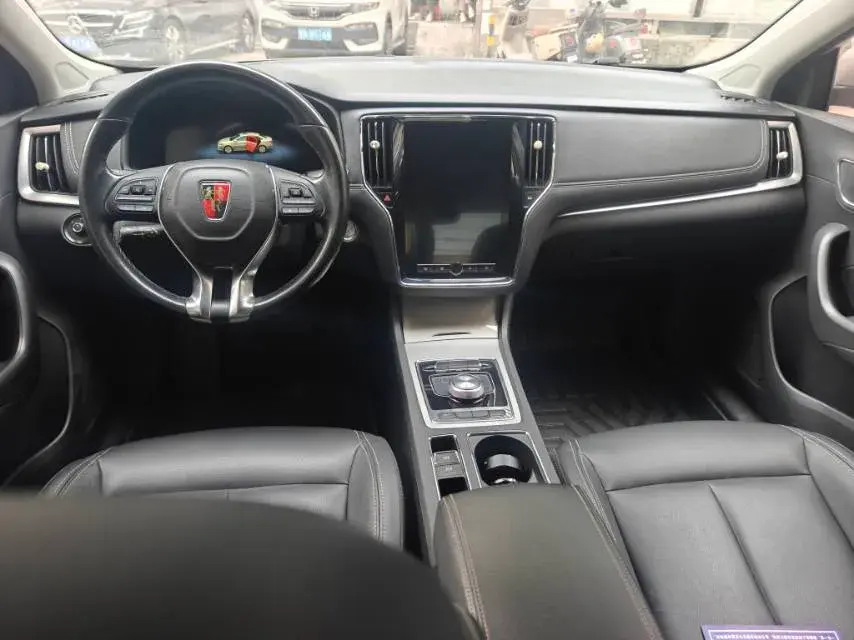 2017 ROEWE I6 thumbnail 3