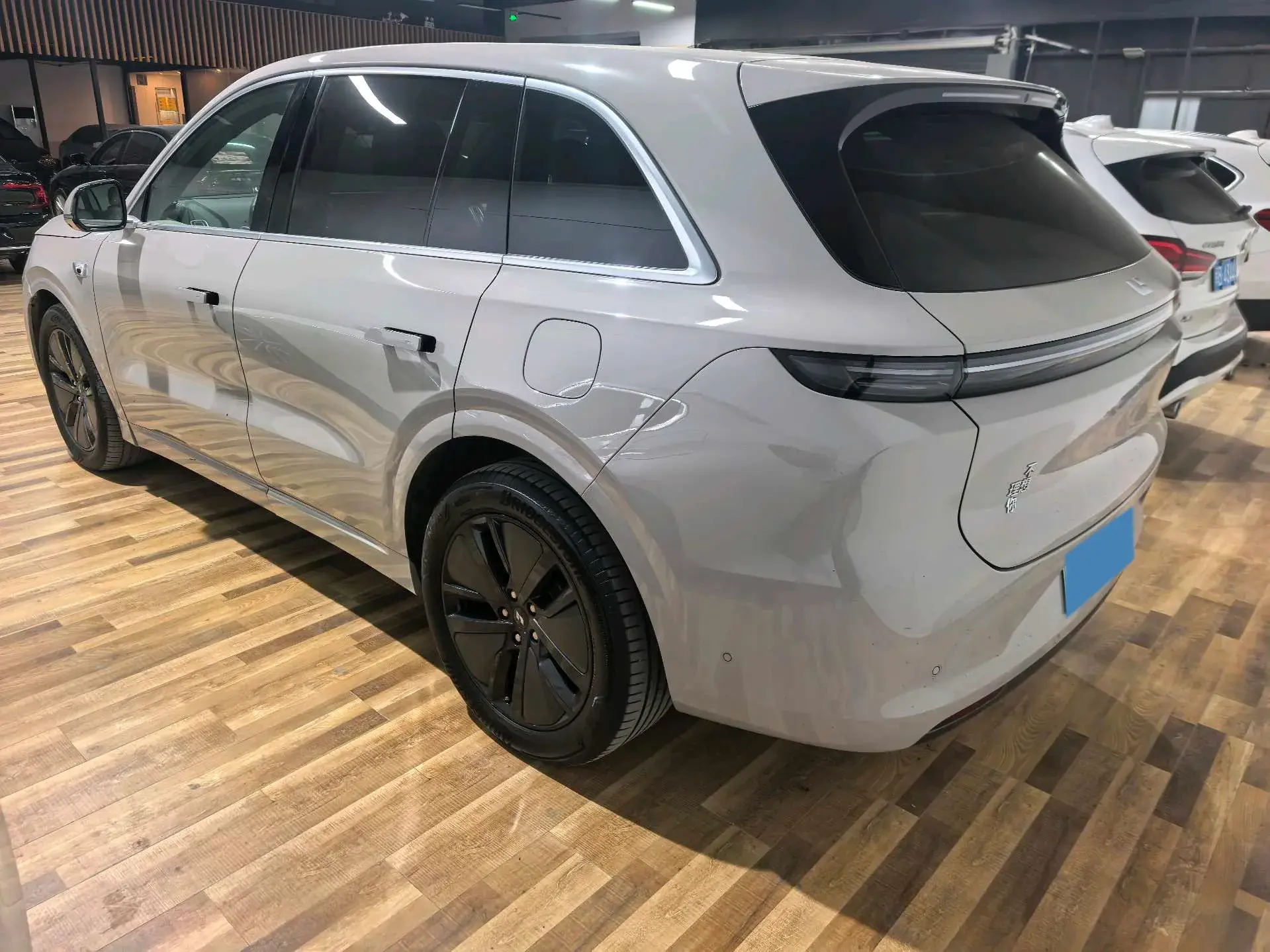 2024 LI L6 thumbnail 3