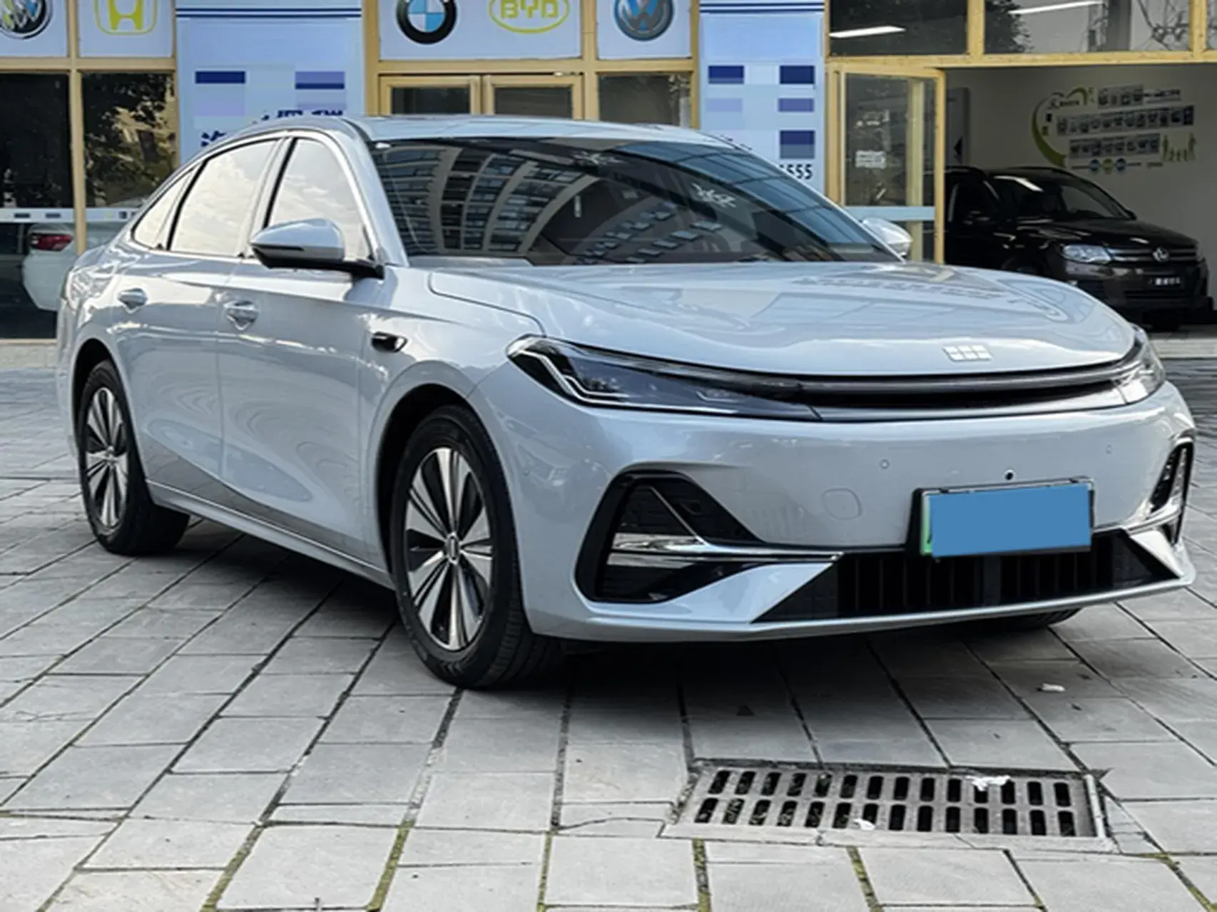 2025 GEELY GALAXY thumbnail 3
