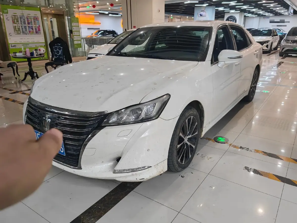 2018 Toyota Crown 2.0T 235HP L4 8AT