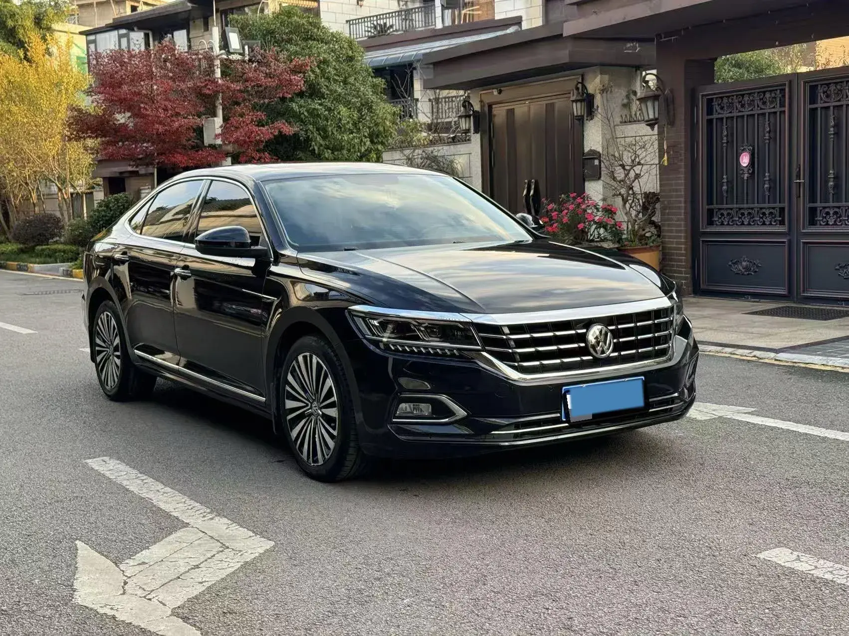2019 VOLKSWAGEN PASSAT thumbnail 3