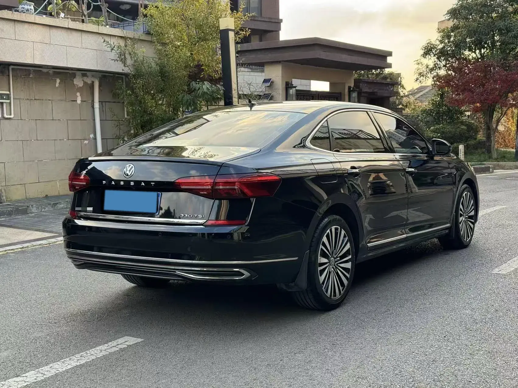 2019 VOLKSWAGEN PASSAT thumbnail 4