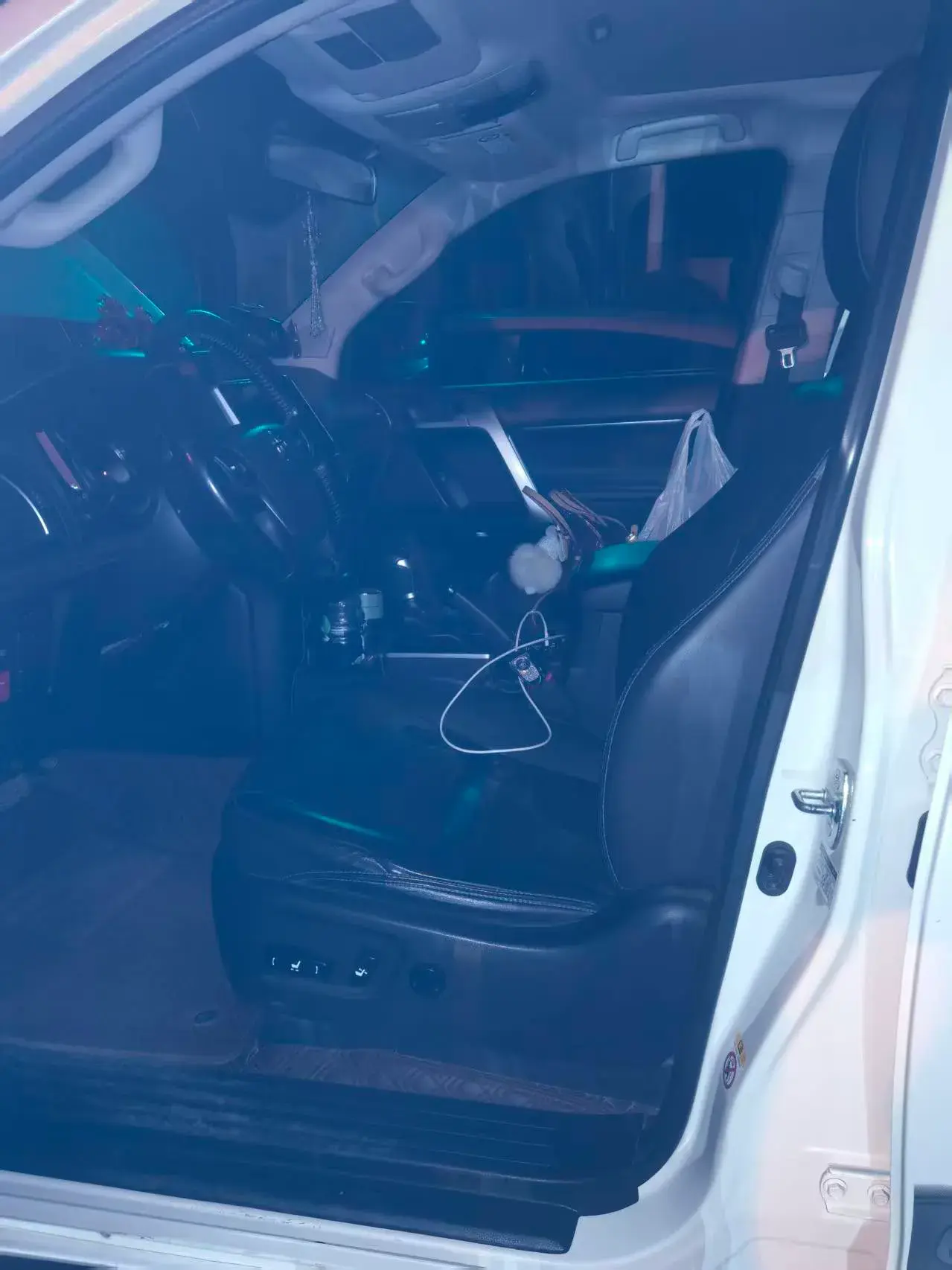 2019 TOYOTA LAND thumbnail 3