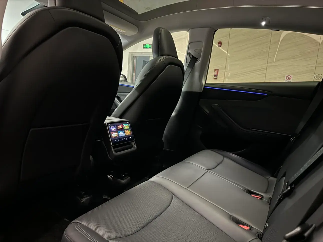 2025 TESLA MODEL thumbnail 4