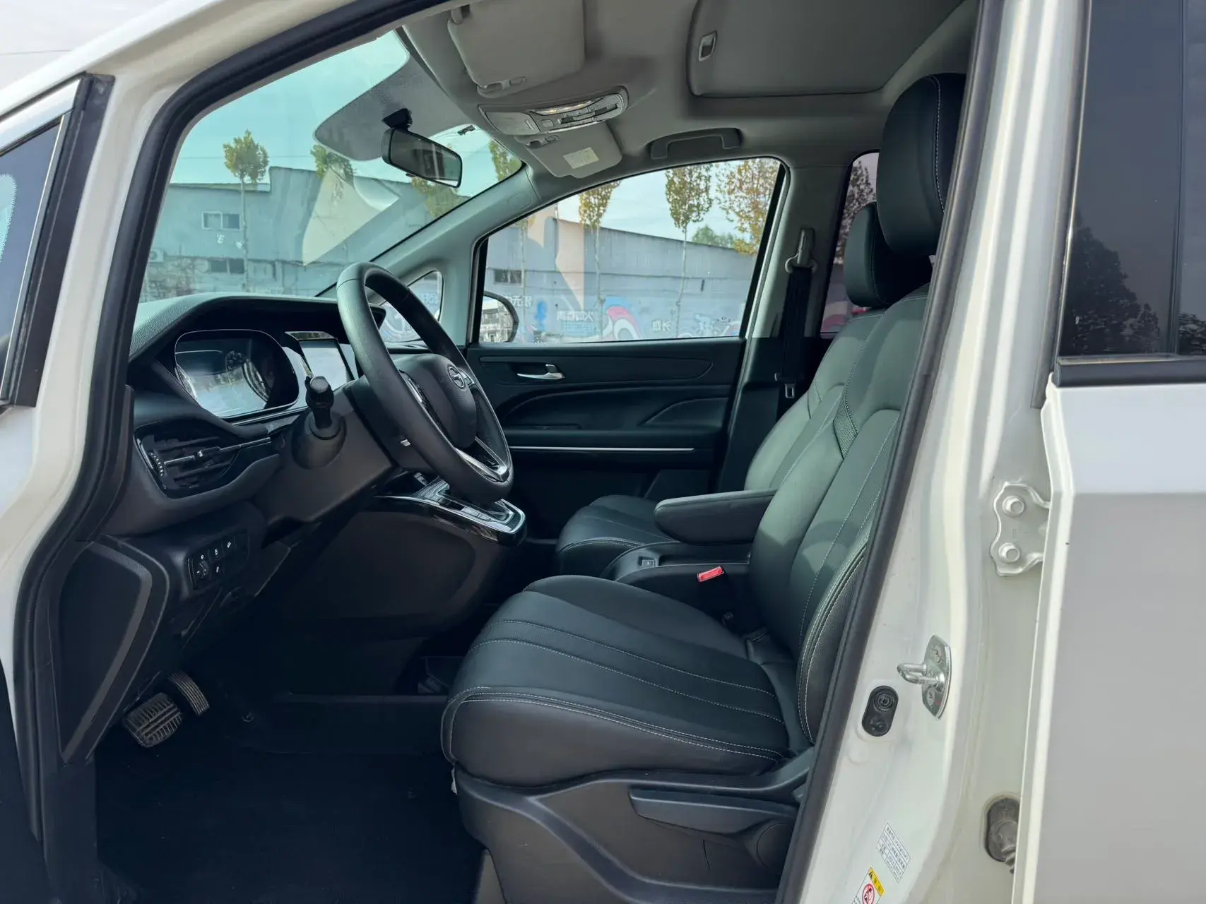 2021 GAC TRUMPCHI thumbnail 4