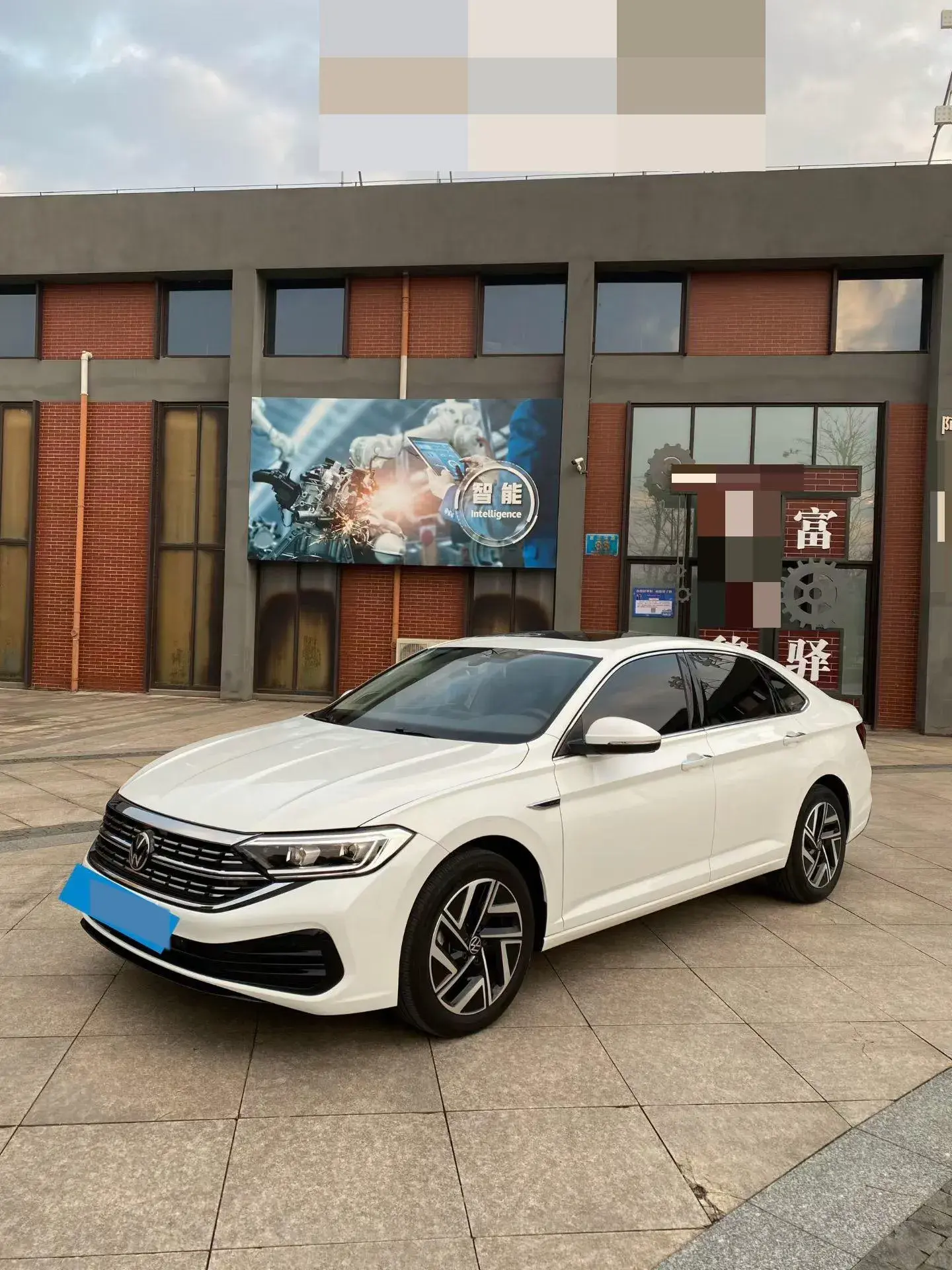 2023 VOLKSWAGEN SAGITAR view 1