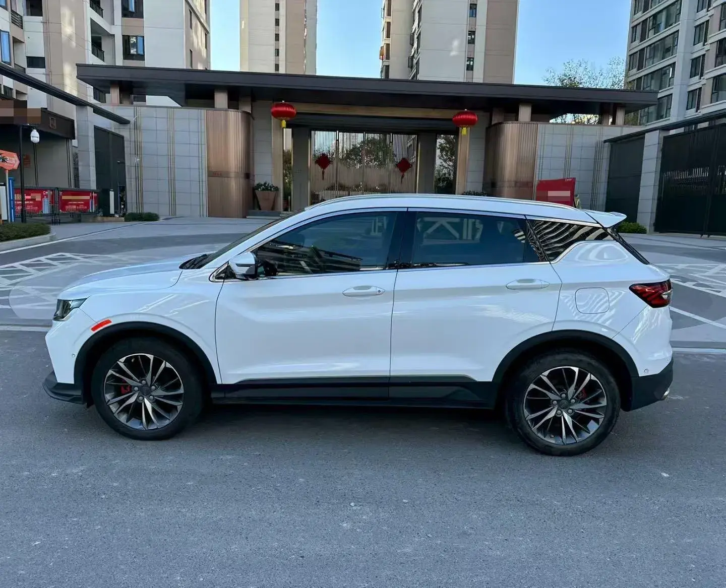 2019 GEELY COOLRAY thumbnail 3