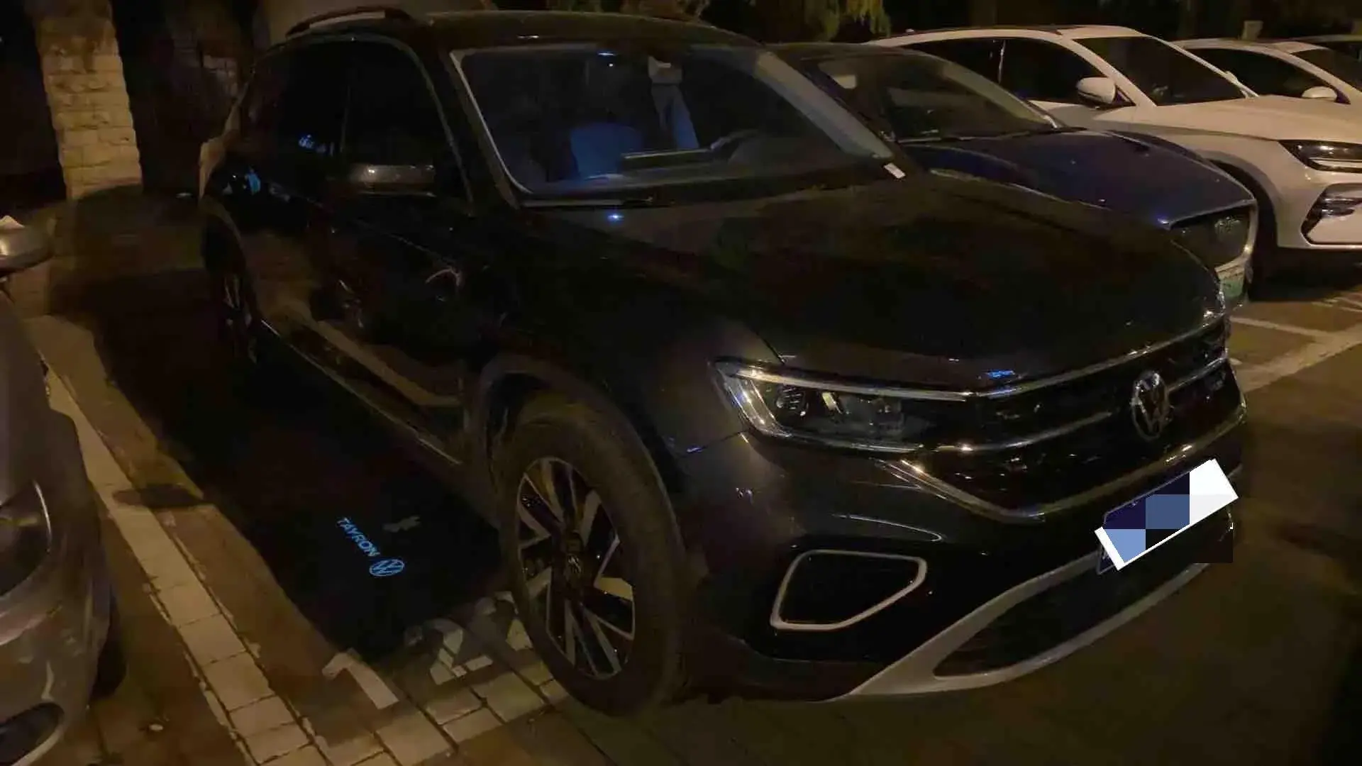 2023 VOLKSWAGEN TAYRON thumbnail 2