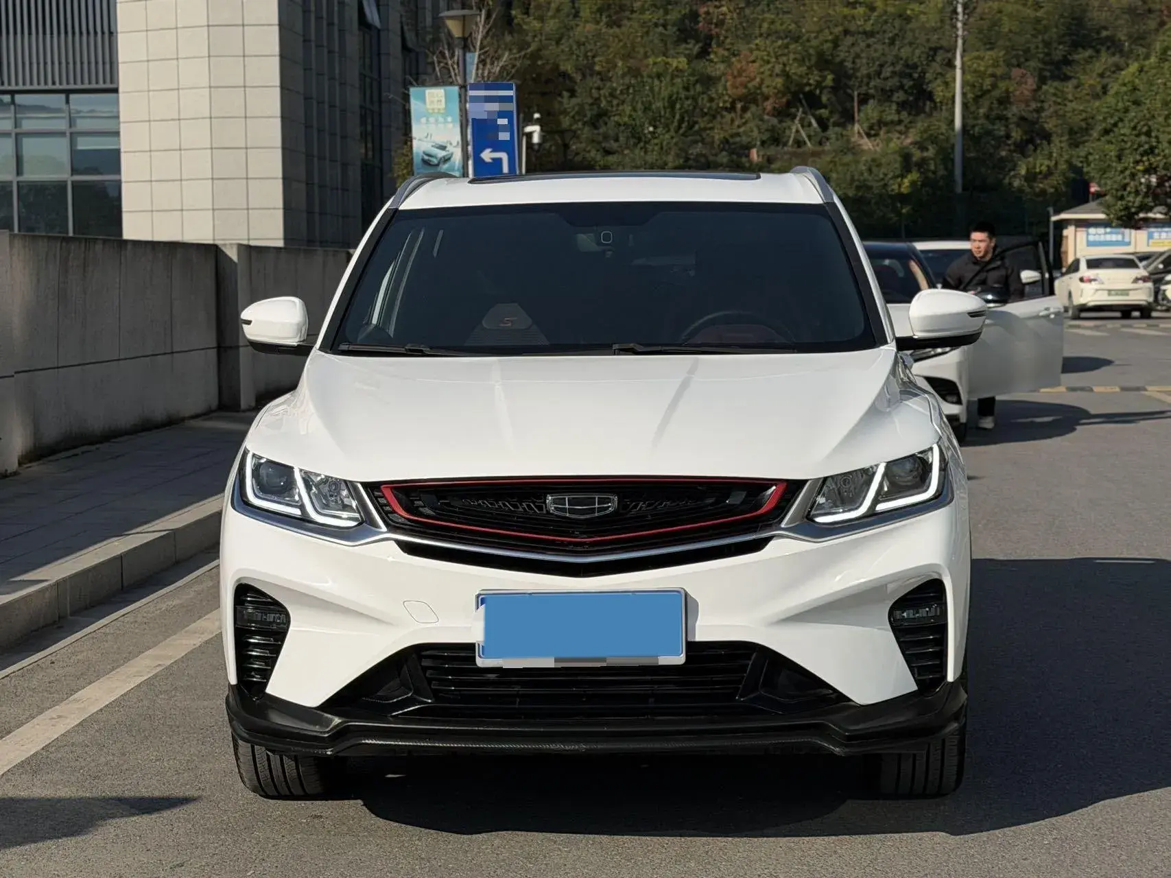 2020 GEELY COOLRAY thumbnail 2