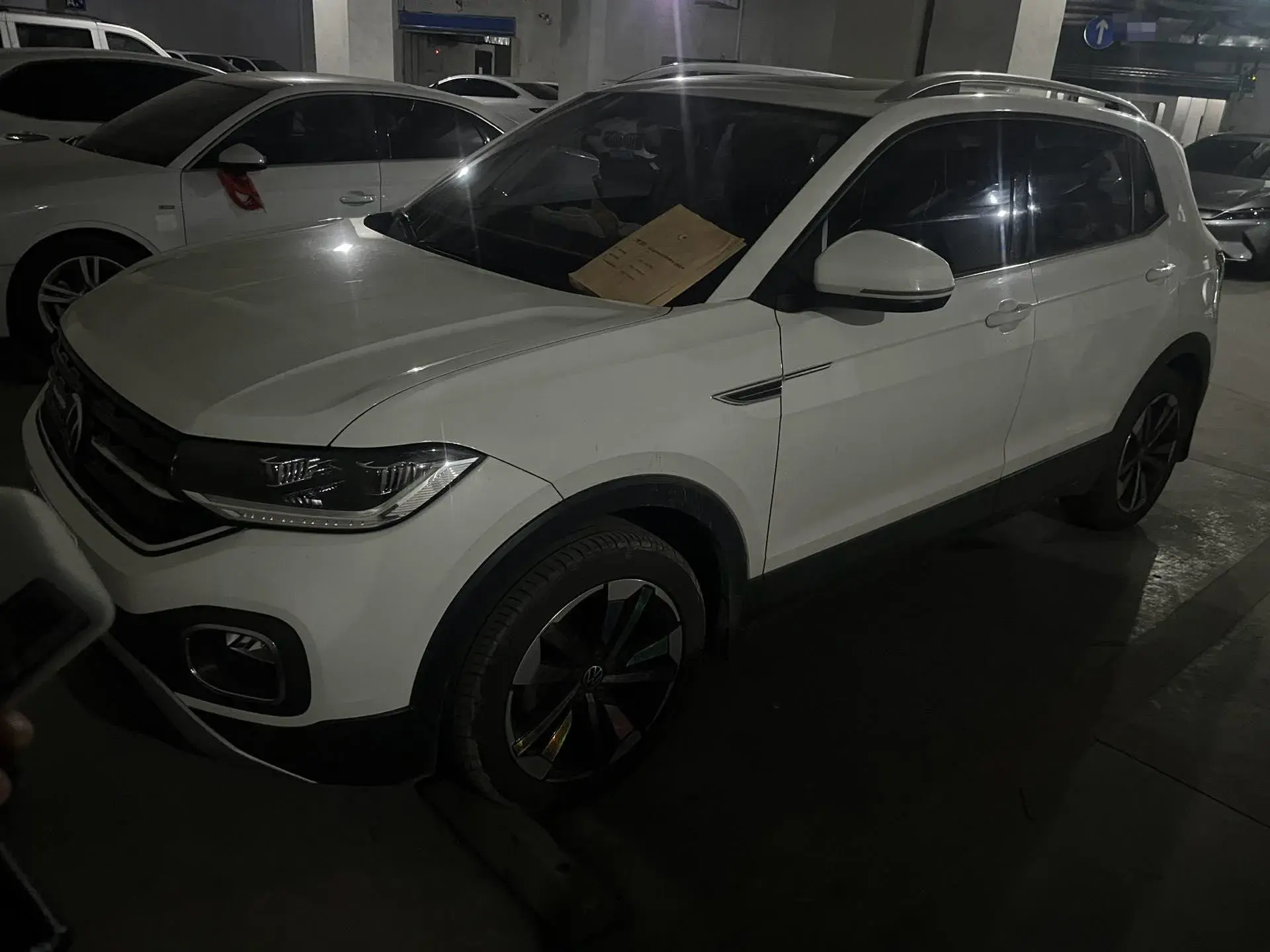 2021 VOLKSWAGEN TACQUA view 1